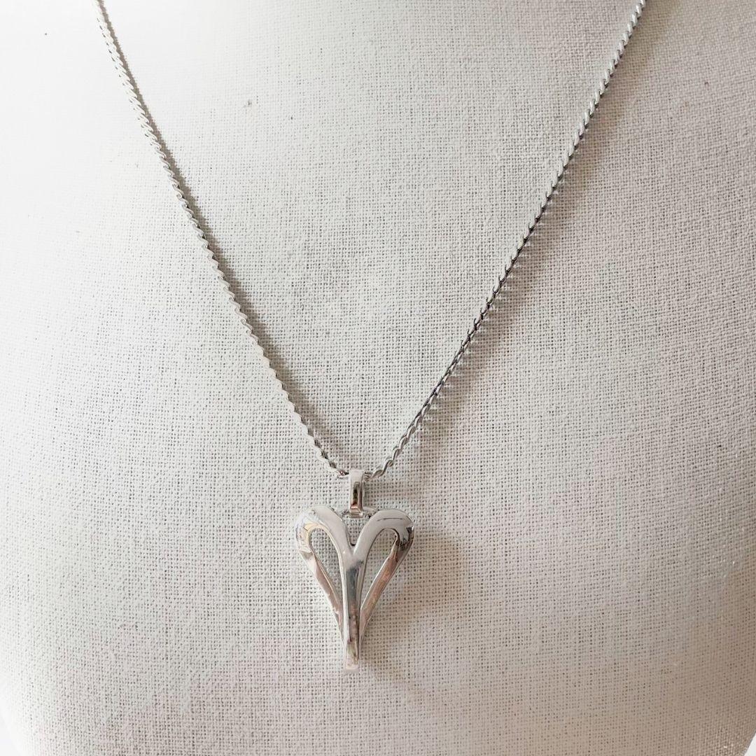 Donna Collana con cuore di Dolores Ortega in argento sterile in vendita