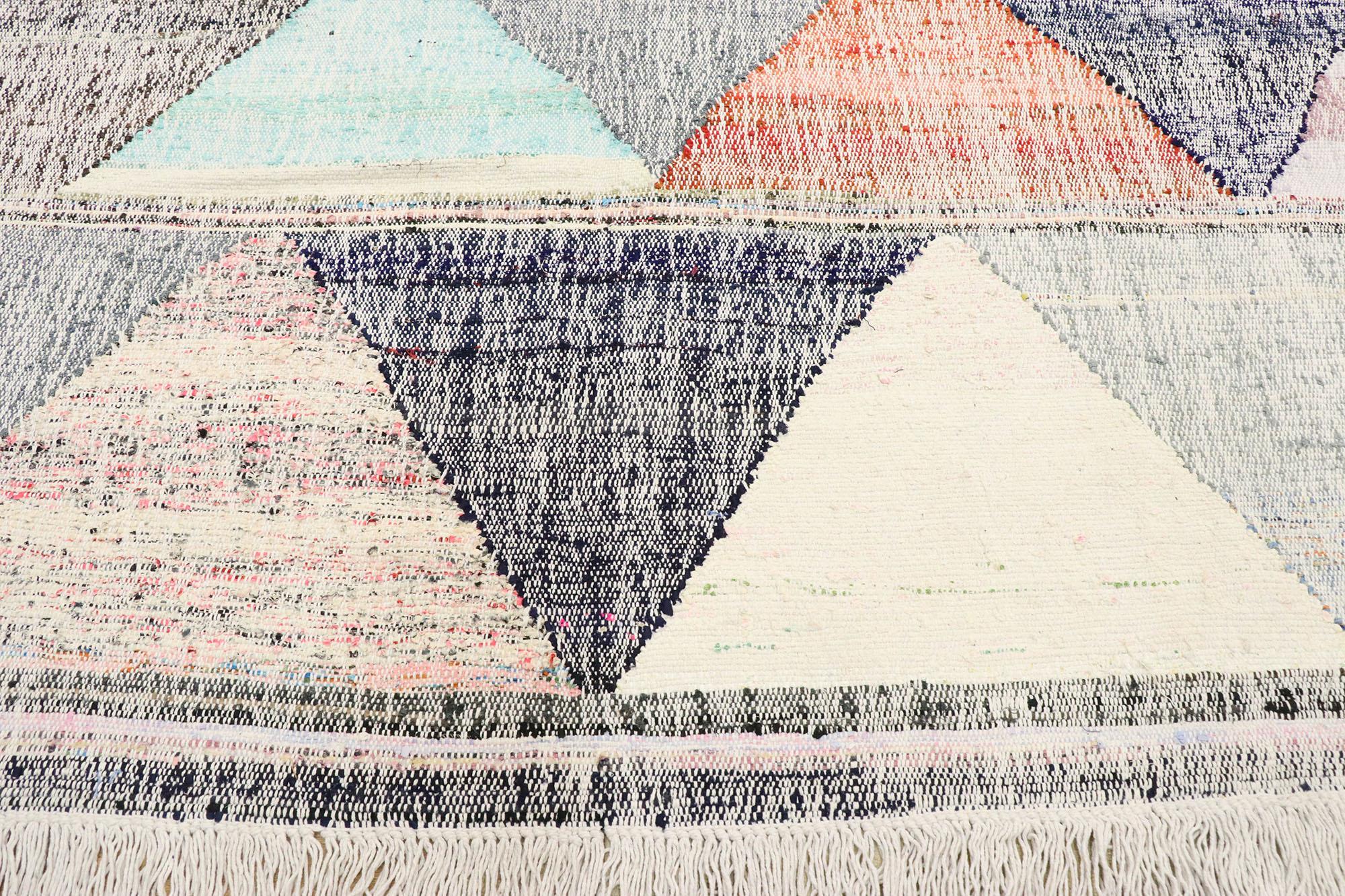 New Handwoven Turkish Kilim Rug with Triangle Pattern In New Condition In Dallas, TX