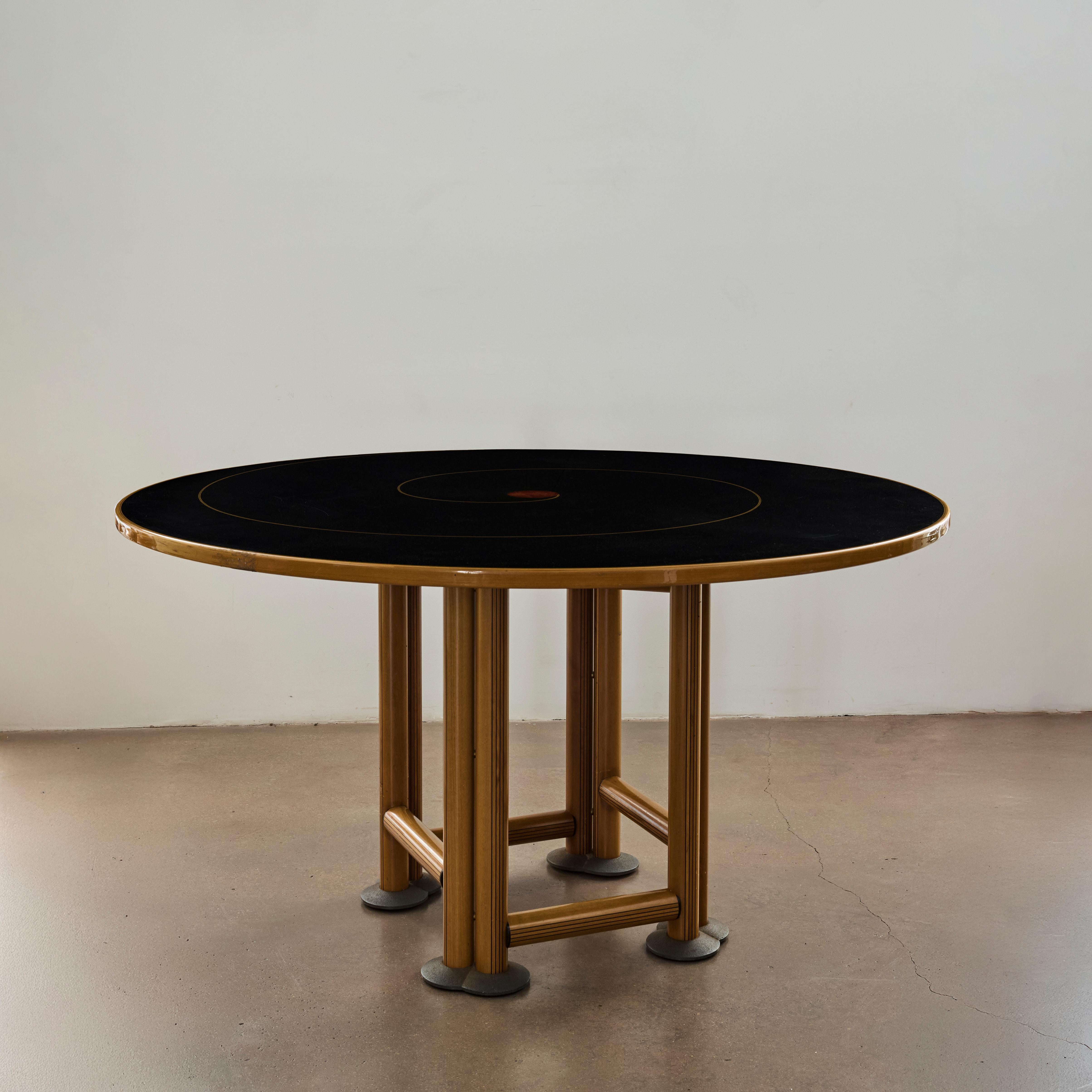 Laqué Table 