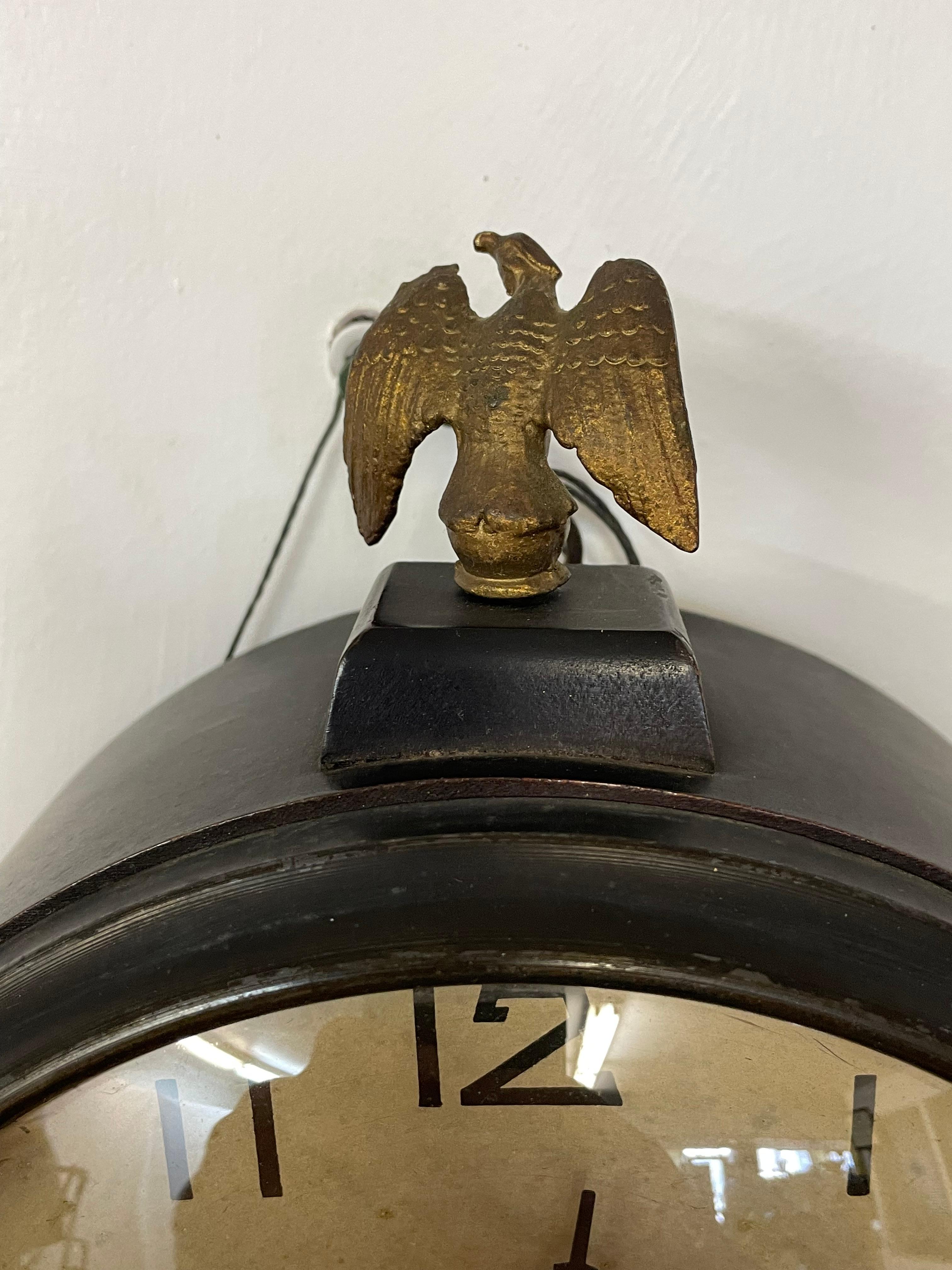 New Haven Clock Co Banjo-Uhr mit umgekehrtem, lackiertem Glas und Mahagoni-Etui im Angebot 2