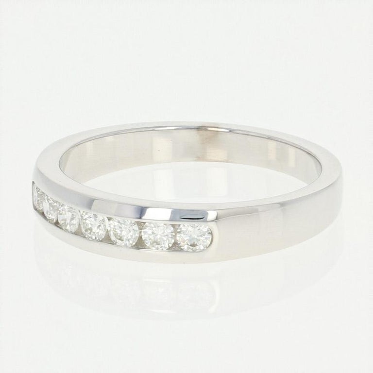 Hearts on Fire Diamond Wedding Band 18 Karat White Gold Ring Round Cut .26 Carat For Sale at 1stDibs