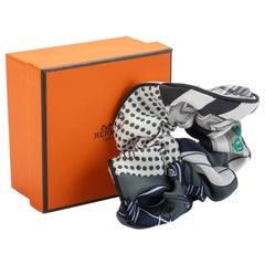 New Hermes Black White Silk Hair Scrunchie in Box