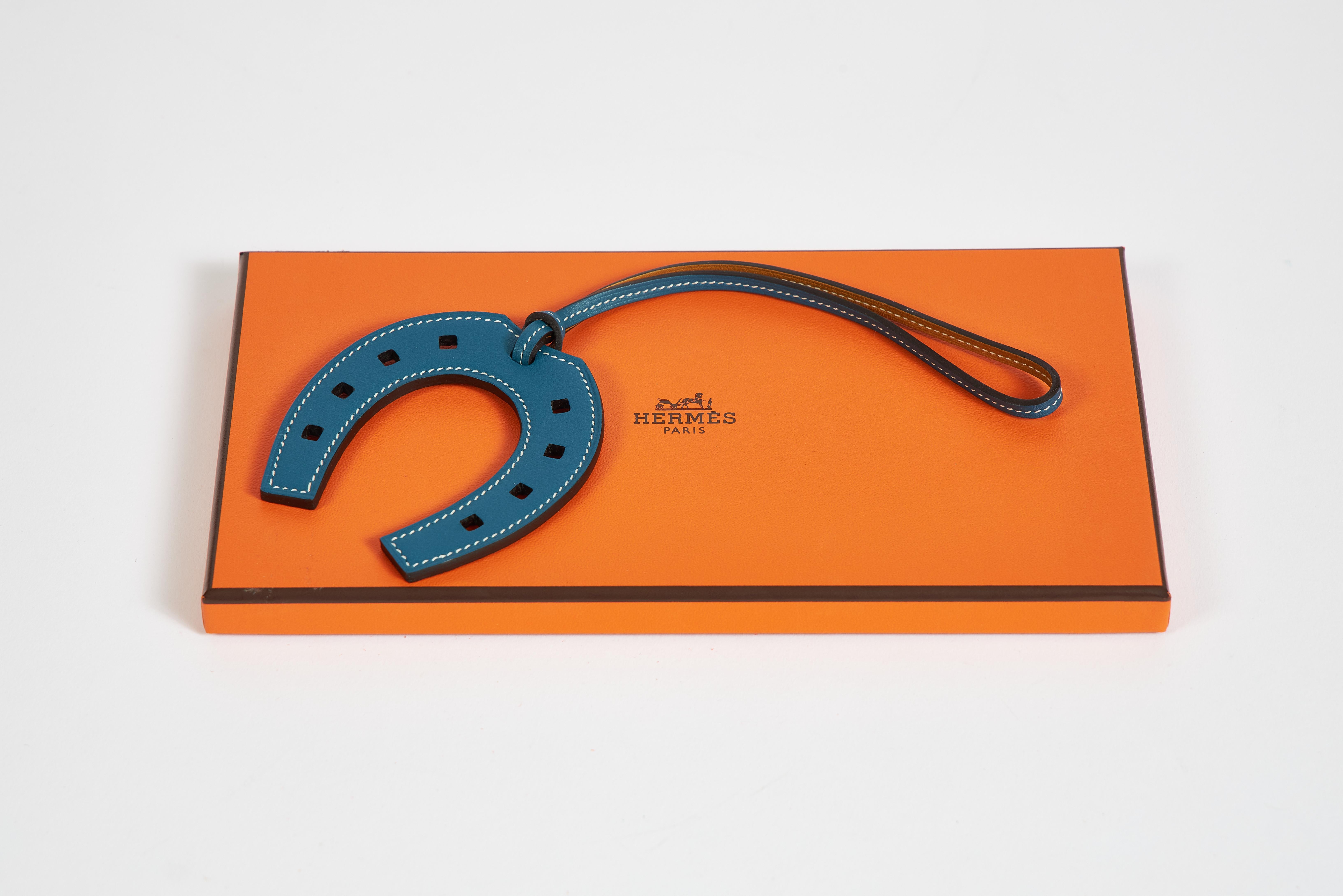 hermes horseshoe charm