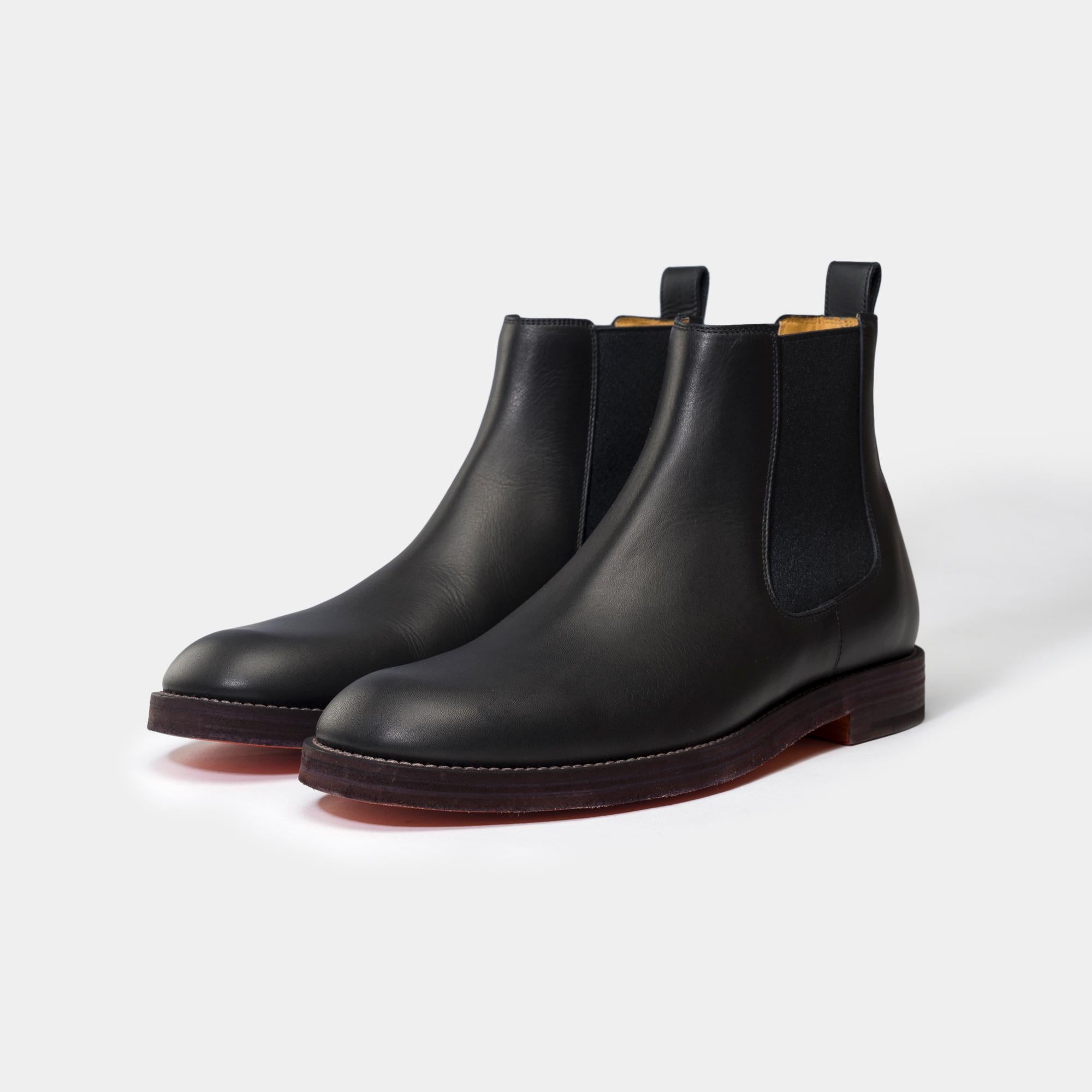 Beautiful​ ​Hermès​ ​boots​ ​for​ ​men​ ​in​ ​black​ ​calf​ ​leather,​ ​leather​ ​soles
Signature:​ ​