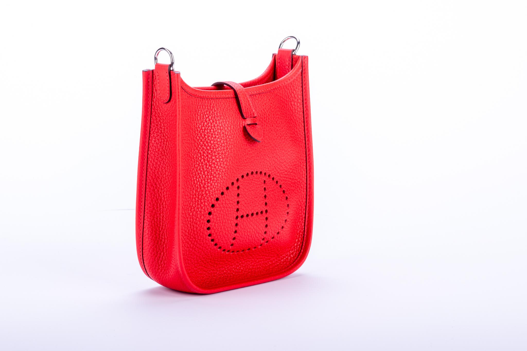Hermès Rouge de Coeur, neu  Mini Evelyne in Schachtel (Rot) im Angebot