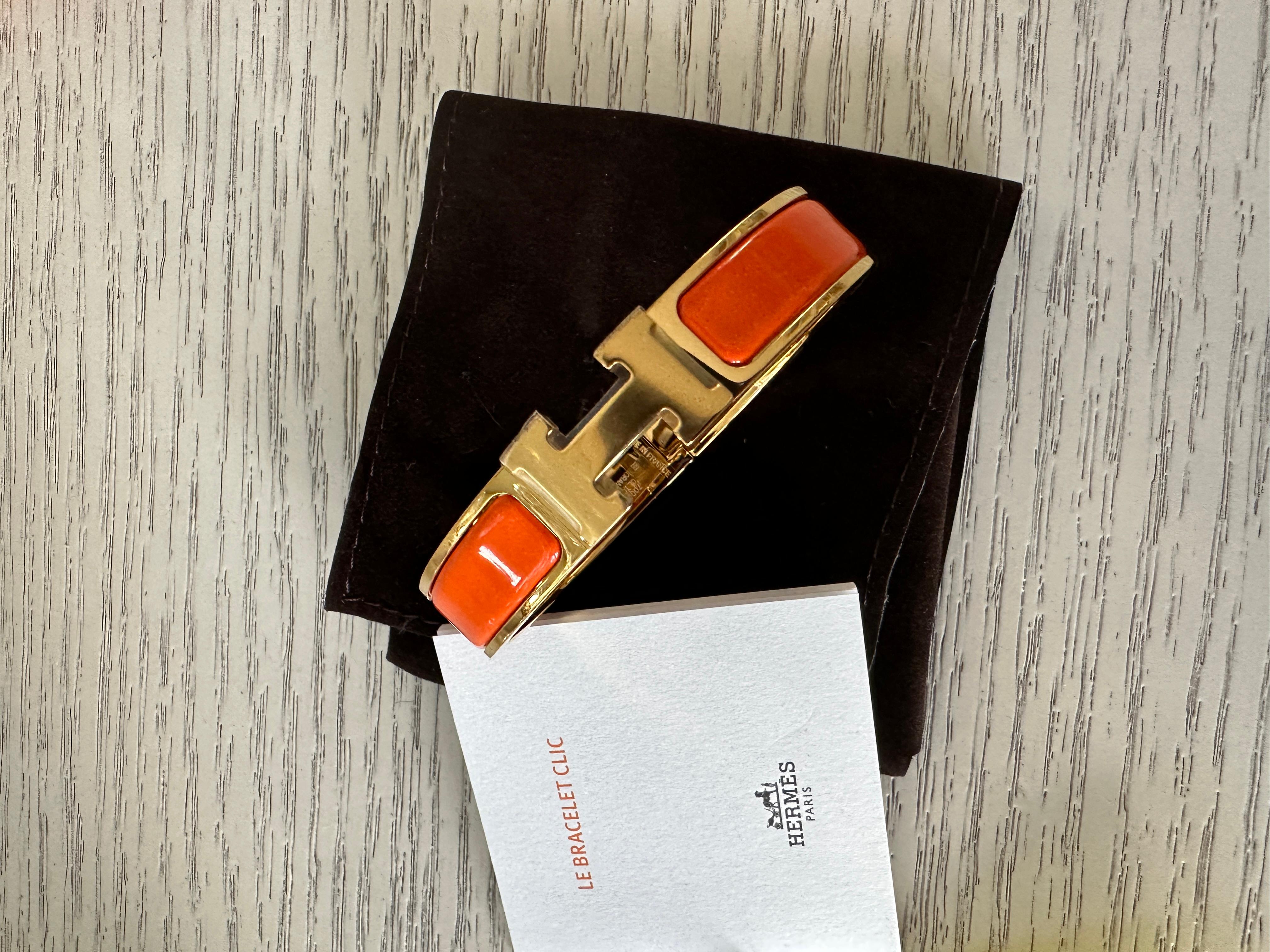 New Hermes Clic Clac H Bracelet Orange GM Yellow Gold Hardware GM In New Condition In West Chester, PA