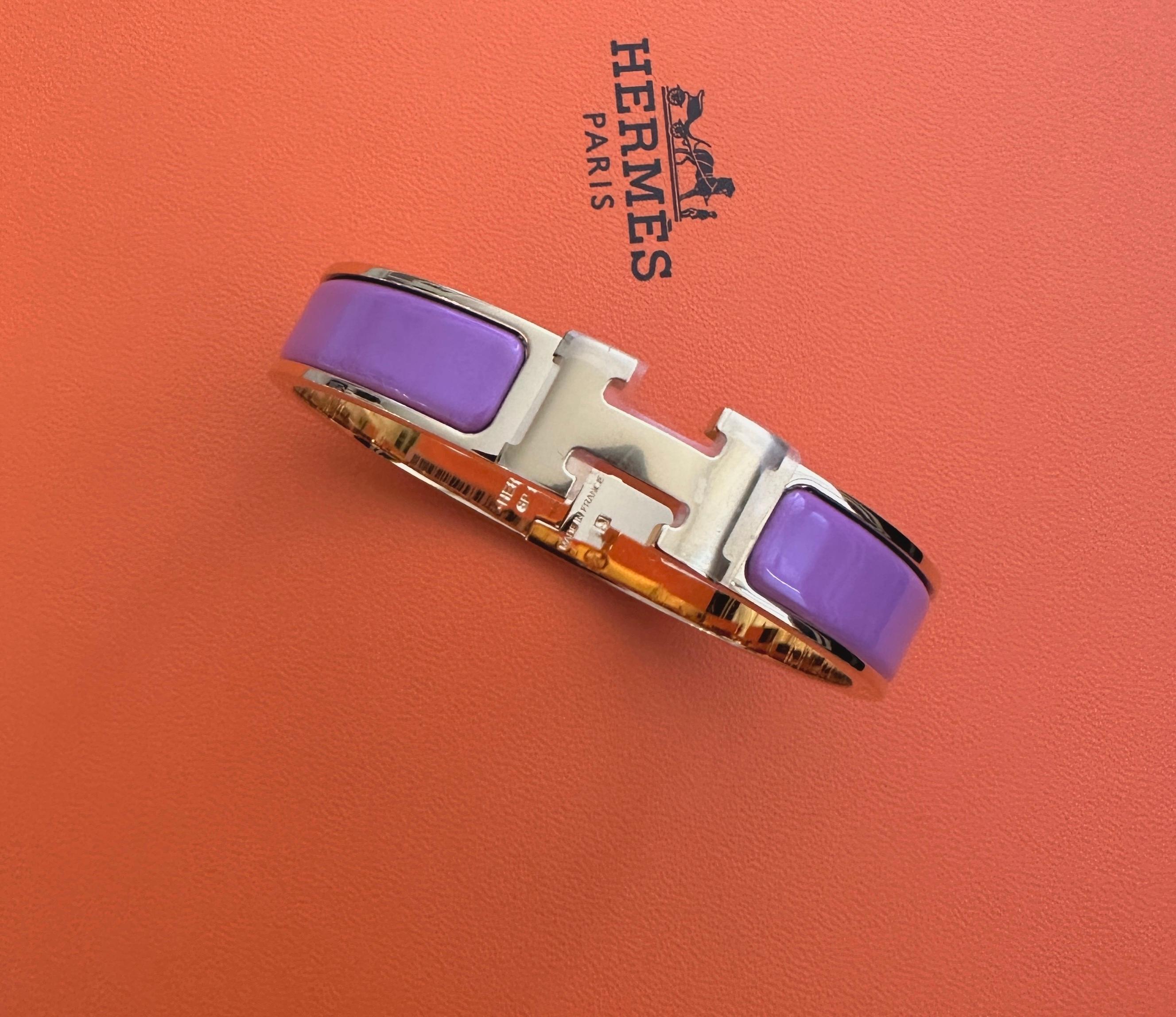 New Hermes Clic Clac H Bracelet Rose Cendre GM Yellow Gold Hardware GM In New Condition For Sale In West Chester, PA