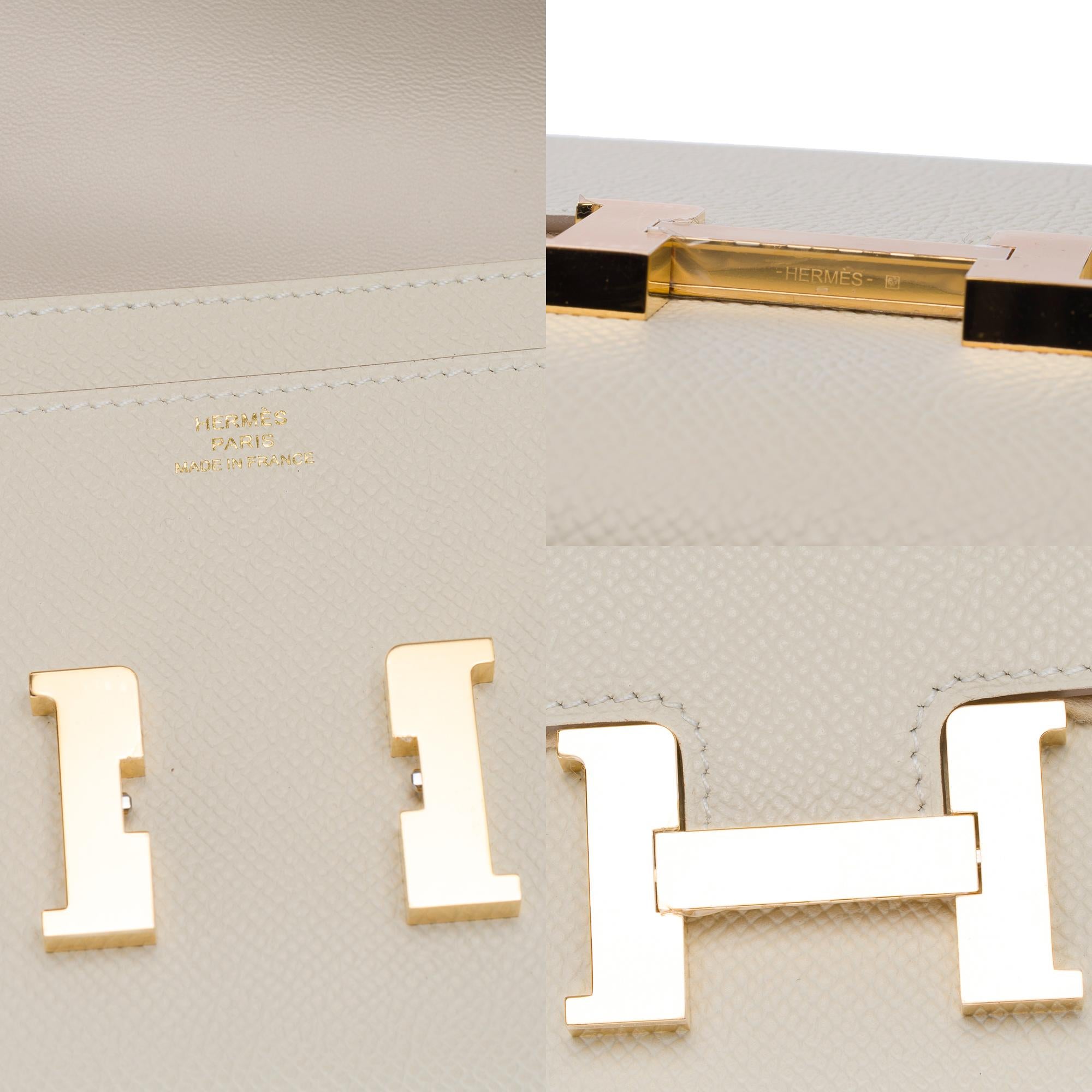 New Hermès Constance To Go shoulder bag in Craie Epsom Calf leather, GHW For Sale 3