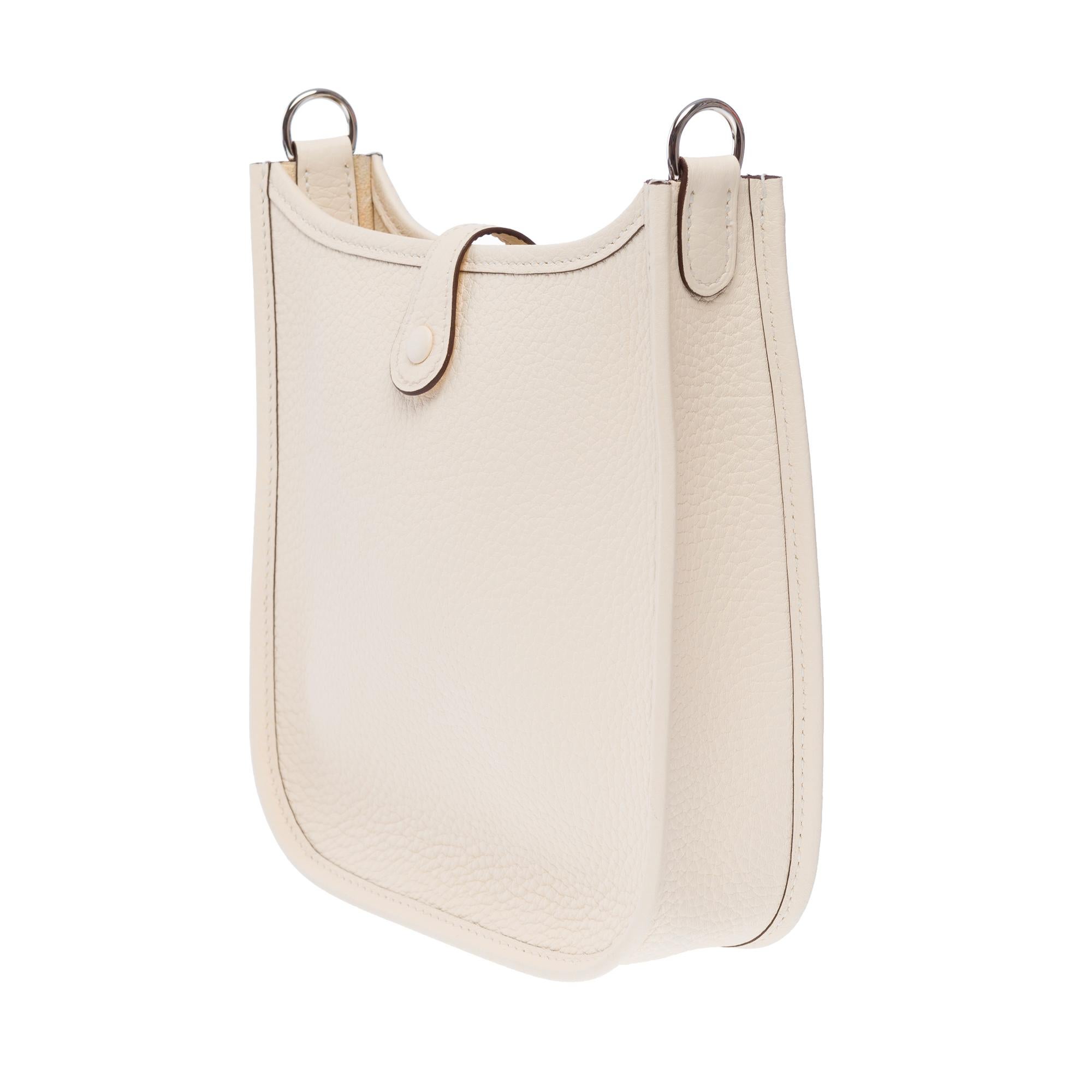 Women's New Hermès Evelyne TPM Amazone shoulder bag in Nata Taurillon leather, PHW For Sale