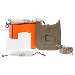 New Hermès Evelyne TPM Umhängetasche aus Etoupe Taurillon Clemence Leder, PHW