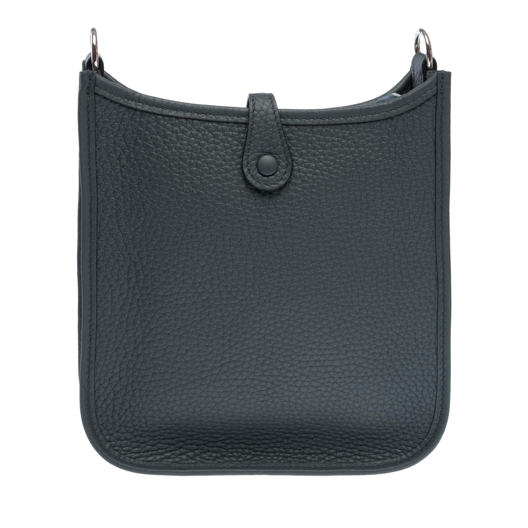 New Hermès Evelyne TPM shoulder bag in Gris Misty Taurillon Clemence leather In New Condition In Paris, IDF