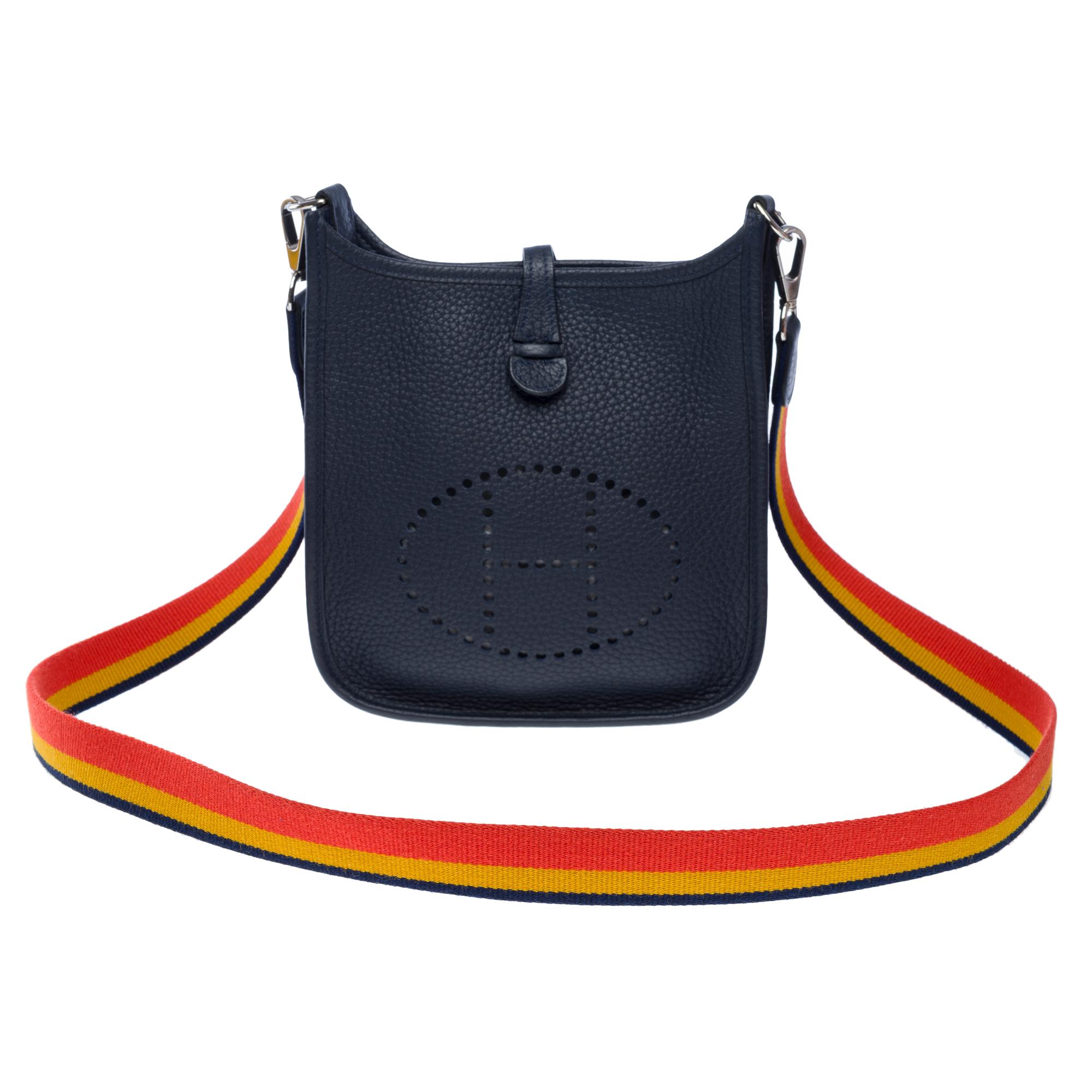 New Hermès Evelyne TPM Woody shoulder bag in Navy Blue Taurillon leather, PHW For Sale 5
