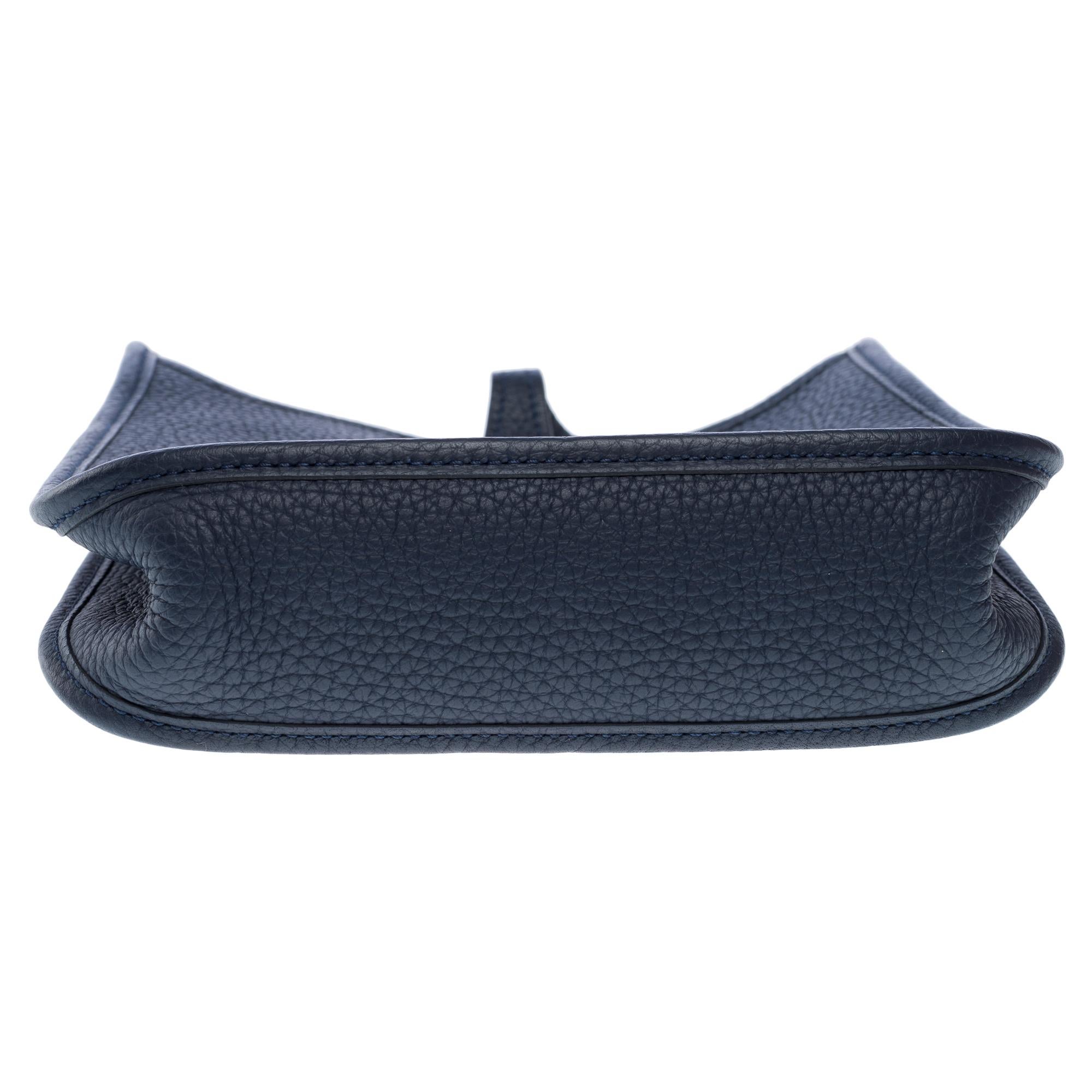 New Hermès Evelyne TPM Woody shoulder bag in Navy Blue Taurillon leather, PHW For Sale 6