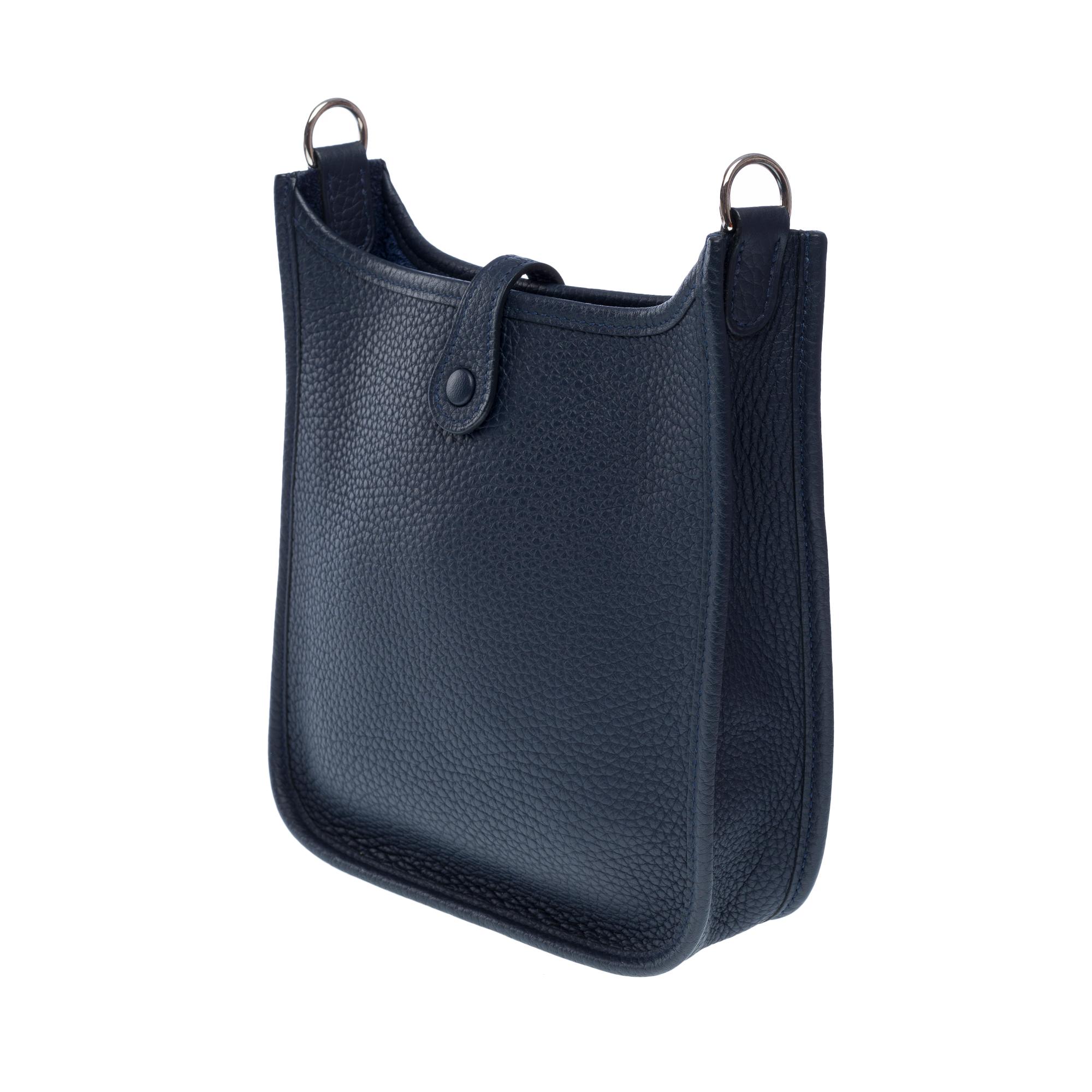 New Hermès Evelyne TPM Woody shoulder bag in Navy Blue Taurillon leather, PHW For Sale 1