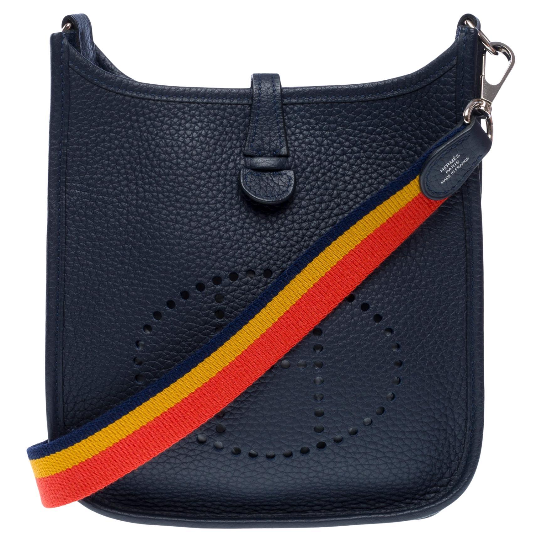 Is the Hermès Evelyne bag unisex?