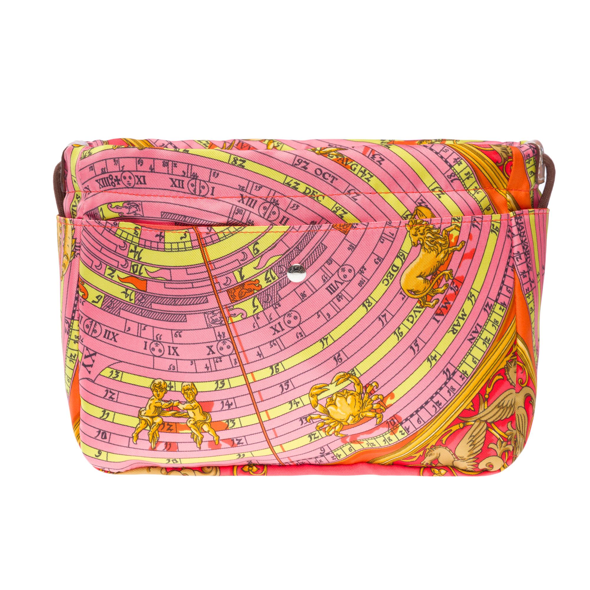 Orange New Hermès Fourbi Clutch Bag in Pink silk for bags interior For Sale