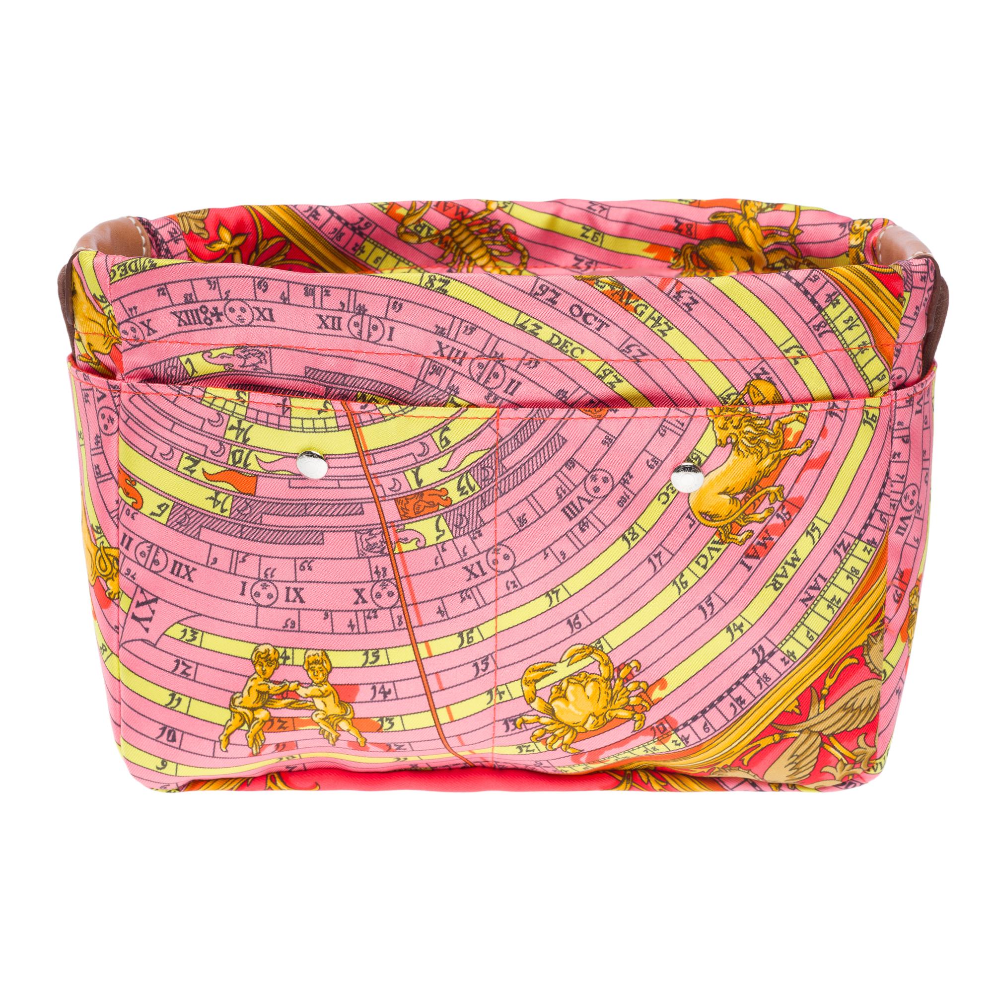 New Hermès Fourbi Clutch Bag in Pink silk for bags interior In New Condition For Sale In Paris, IDF