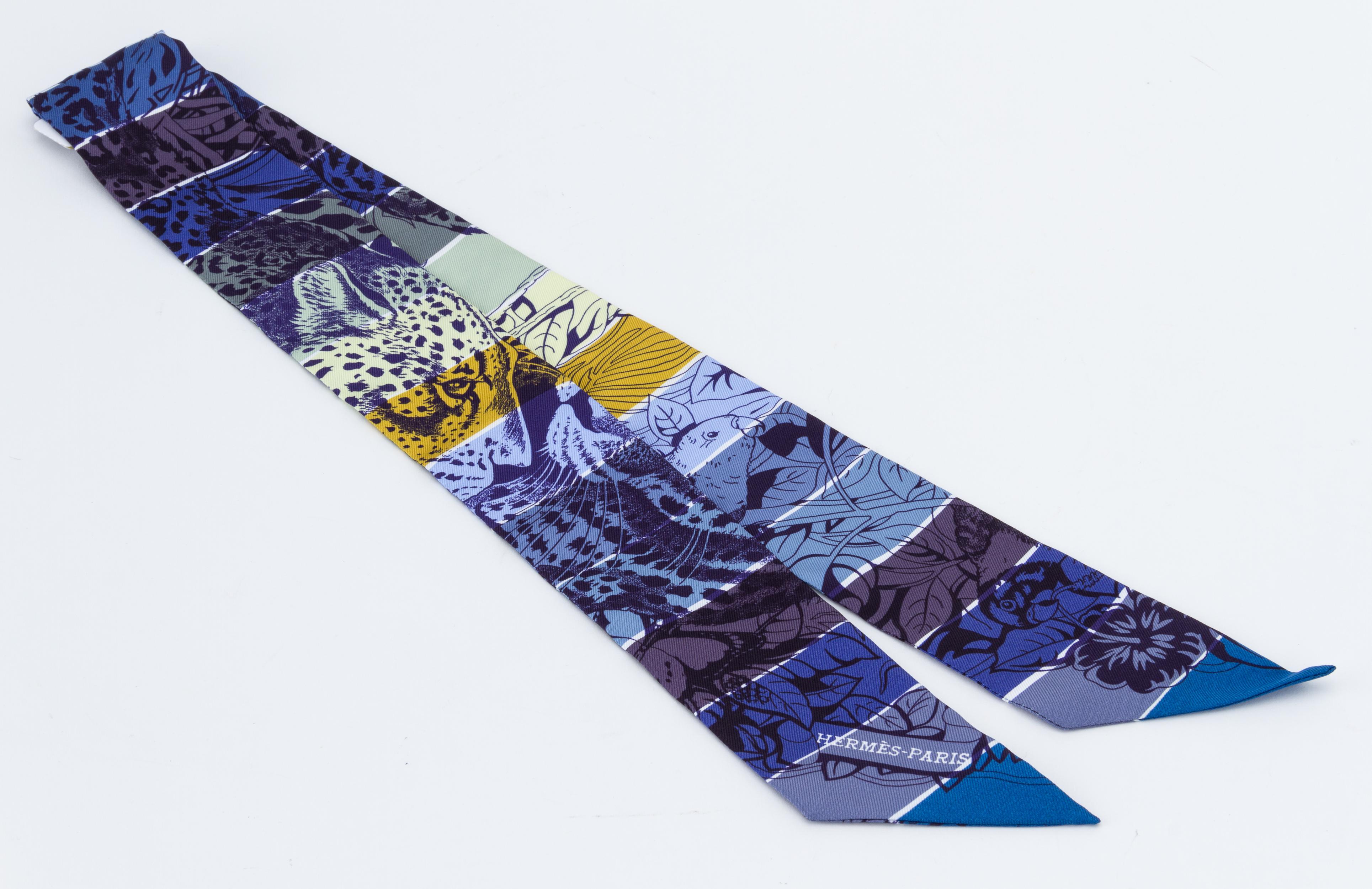 Bleu Hermès - Twilly en soie bleu imprimé guépard, neuf en vente