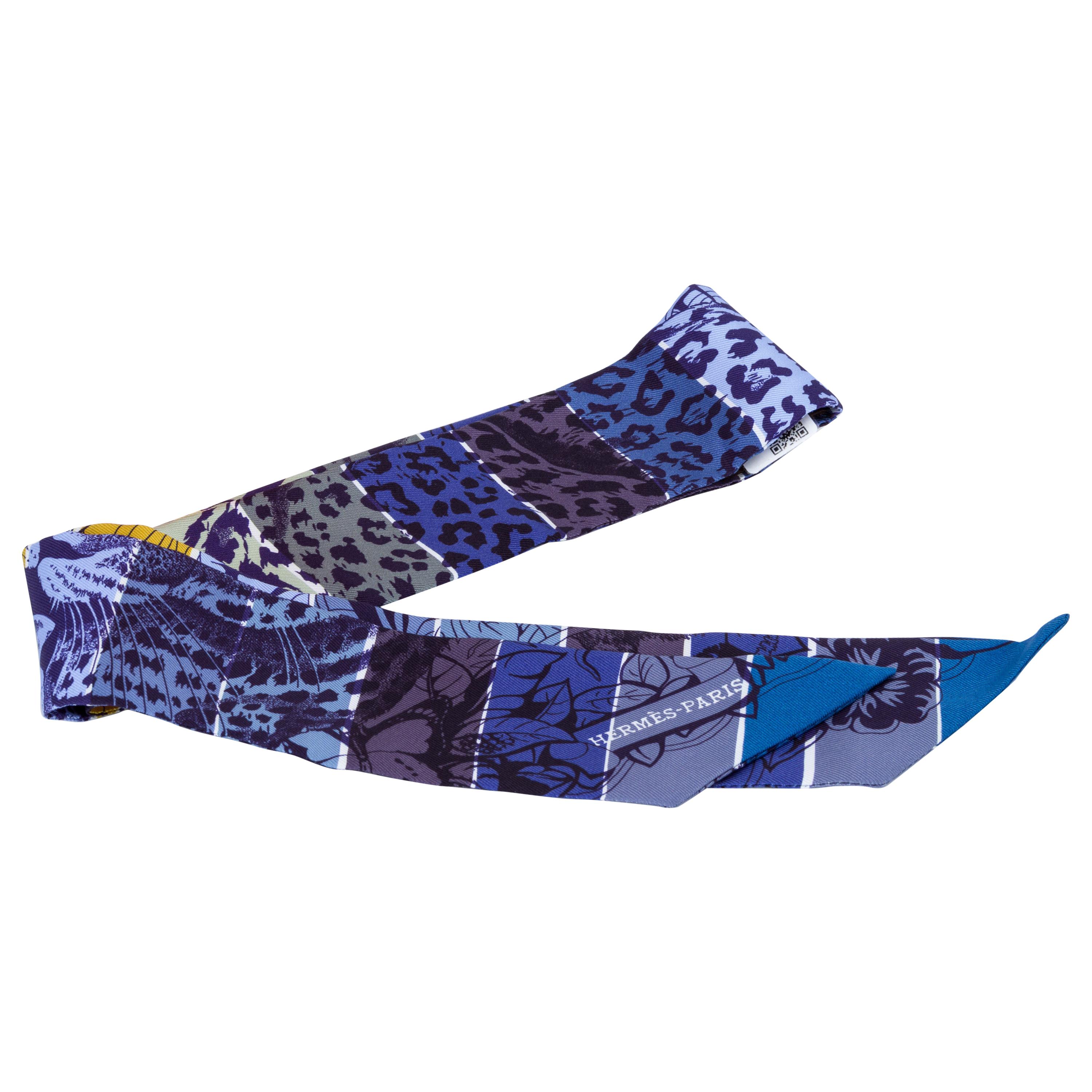 New Hermes Ghepard Print blue Silk Twilly For Sale