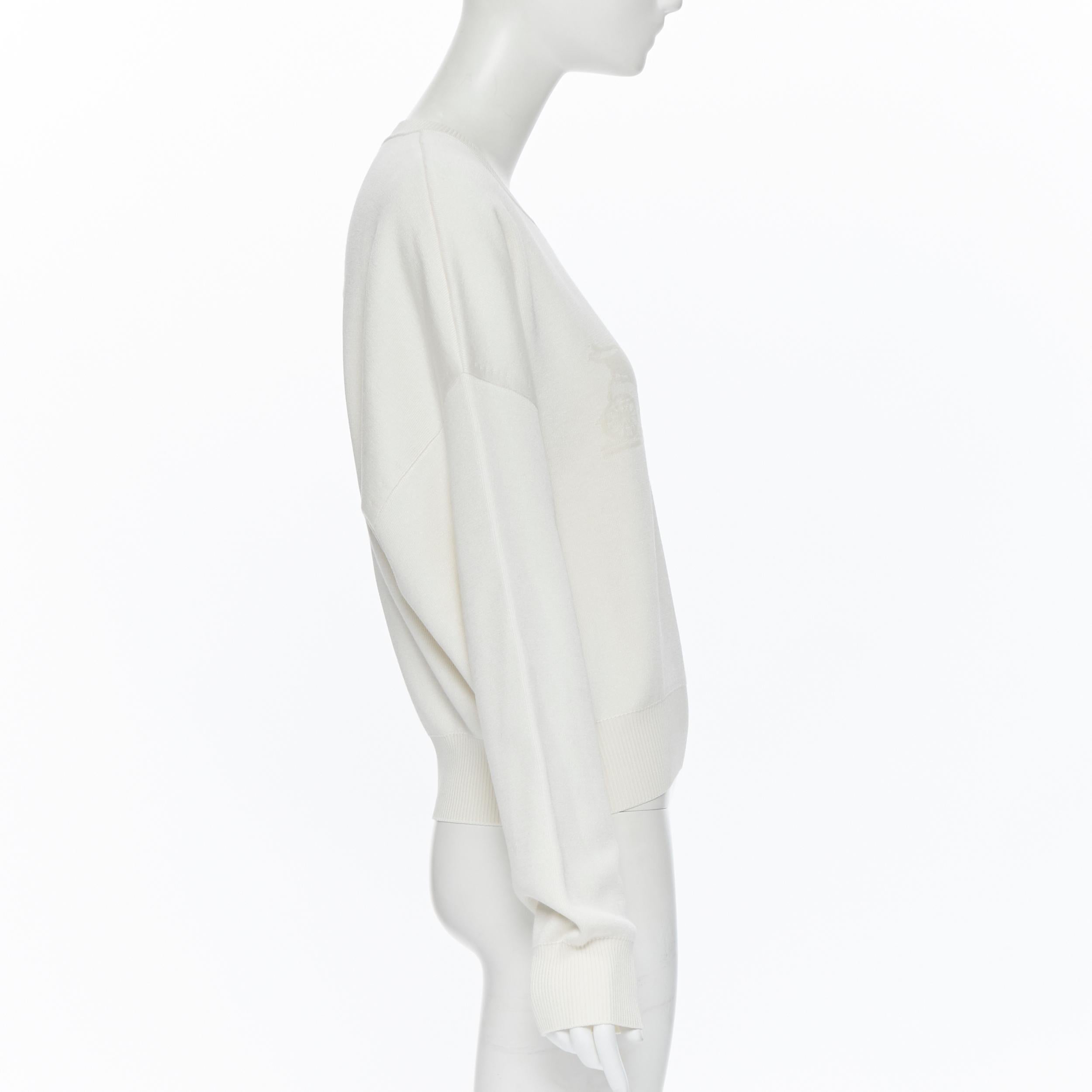 Pull court Hermès intarsia en cachemire et soie crème ivoire avec logo FR44 XL, neuf Pour femmes en vente