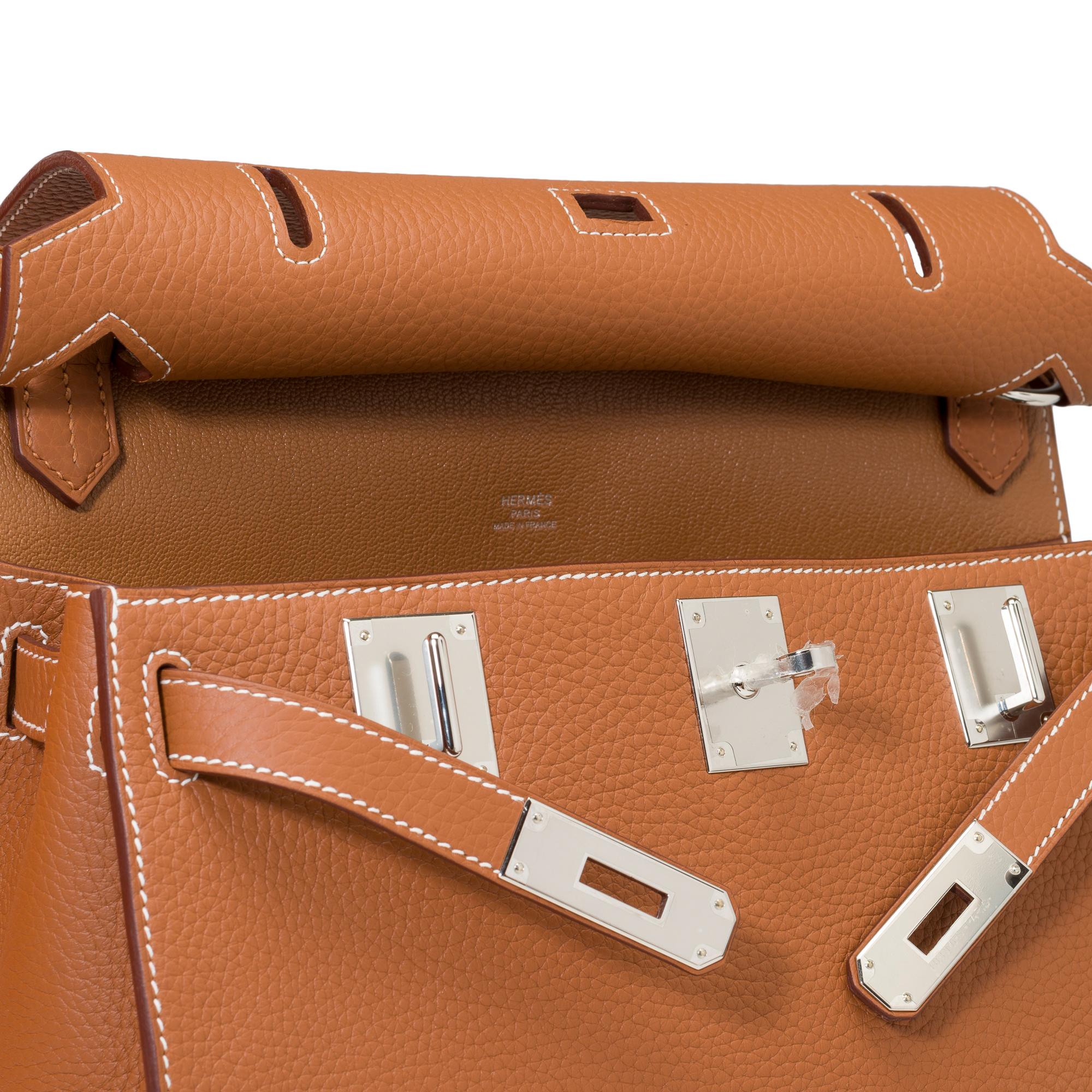 New Hermès Jypsière 28 crossbody bag in Gold Taurillon Clemence leather, PHW For Sale 3