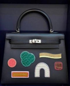 NEU! HERMES Kelly 25 Sellier Broderie Colla mit Palladium-Beschlägen – Handtasche mit Tragegriff