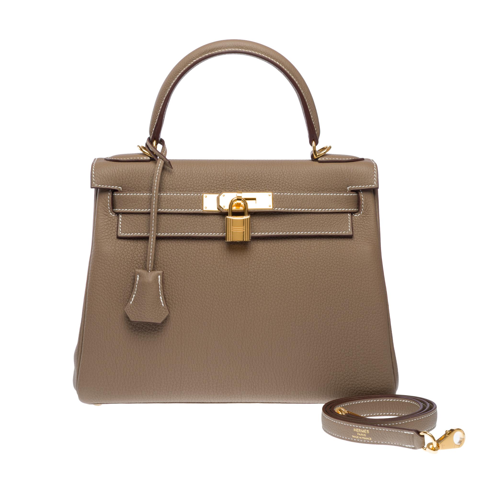 Brown New Hermès Kelly 28 retourne handbag strap in Etoupe Togo Calf leather, GHW For Sale