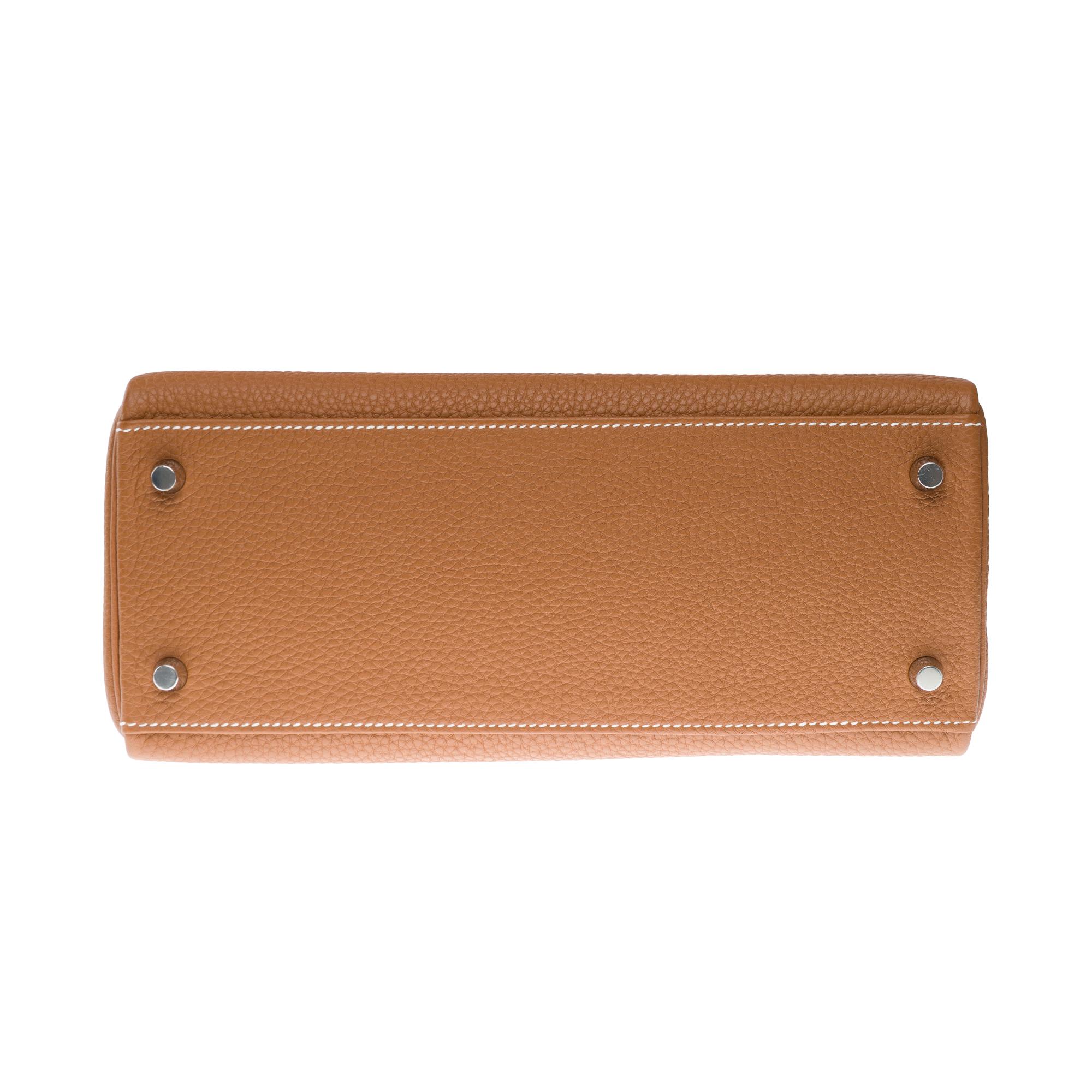 New Hermès Kelly 28 retourne handbag strap in Gold Togo Calf leather, PHW For Sale 7