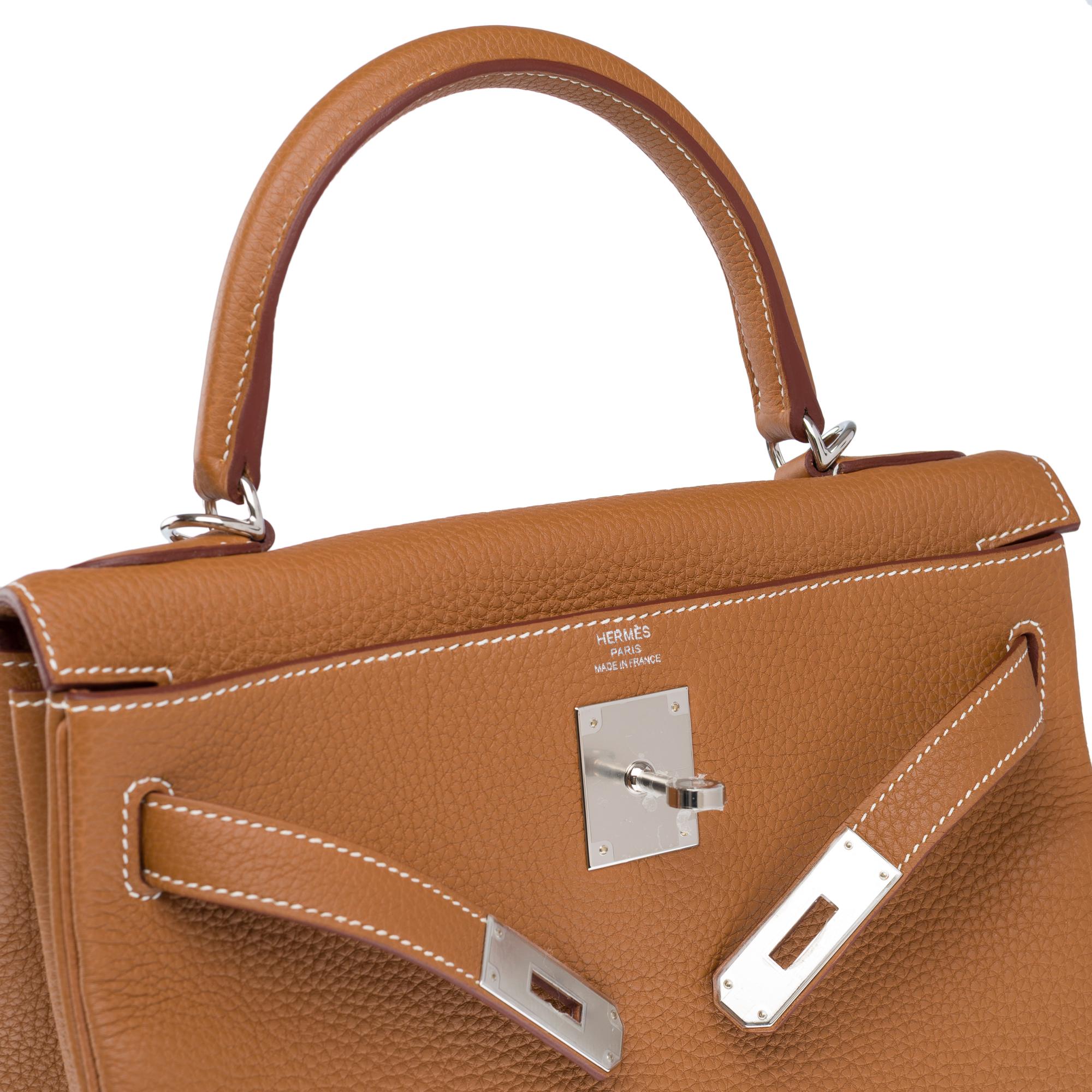 New Hermès Kelly 28 retourne handbag strap in Gold Togo Calf leather, PHW For Sale 3