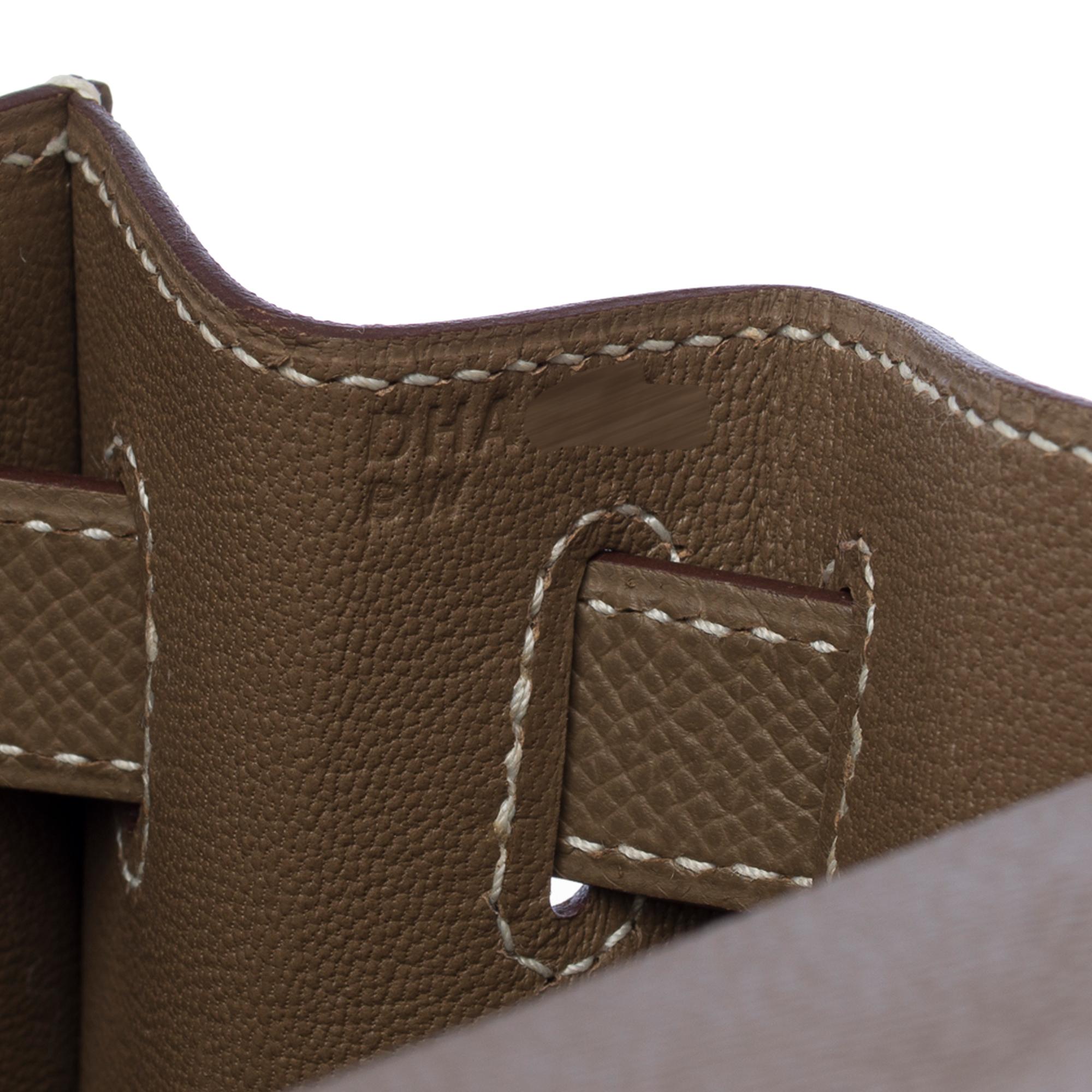 New Hermès Kelly 28 sellier handbag strap in Etoupe Epsom Calf leather, GHW For Sale 3