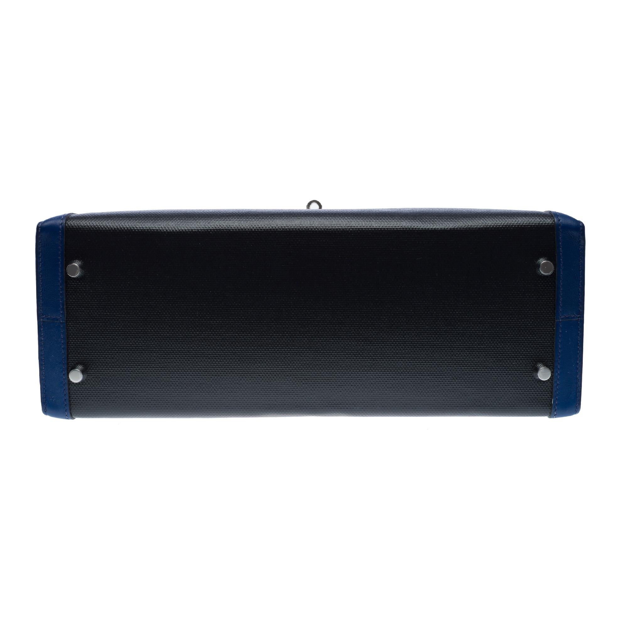New Hermès Kelly Limited Edition 32 Noir (Black)/Bleu Saphir Berline  , PHW For Sale 7
