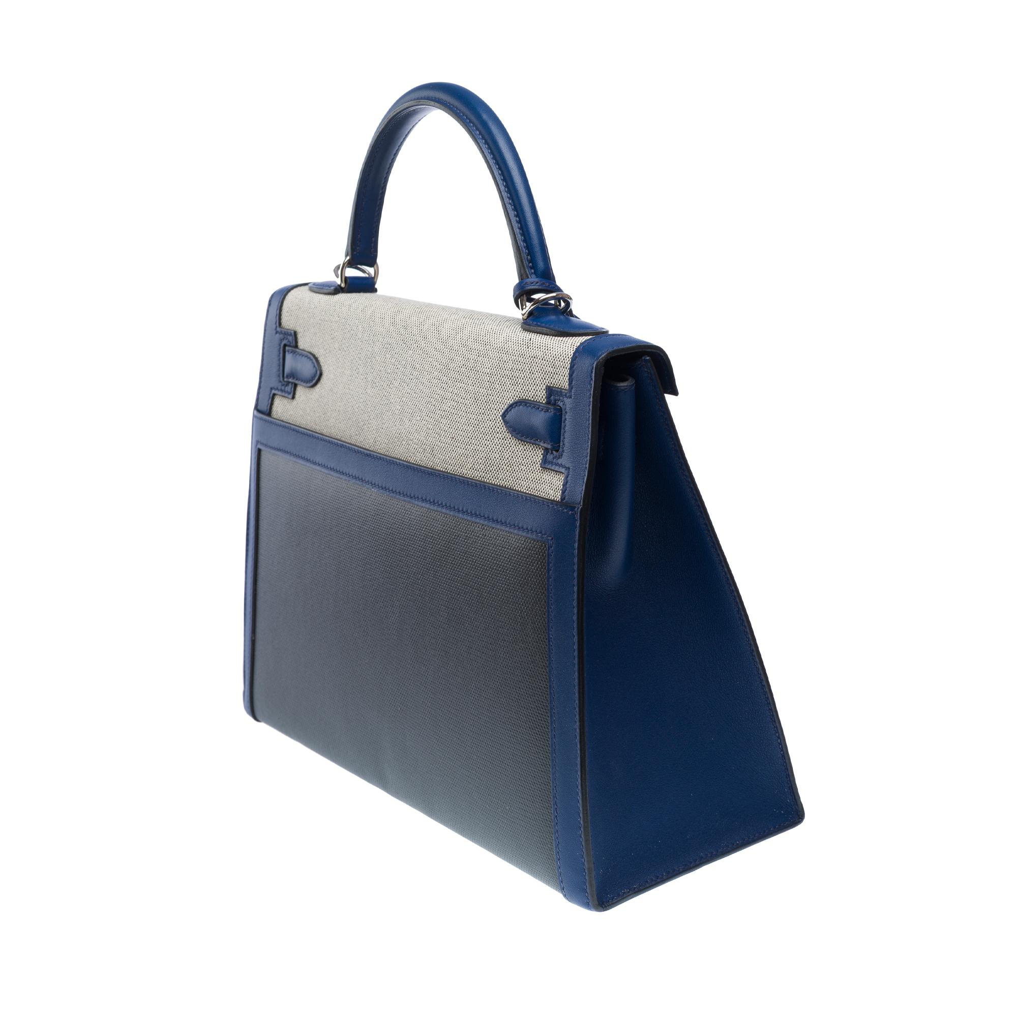 New Hermès Kelly Limited Edition 32 Noir (Black)/Bleu Saphir Berline  , PHW For Sale 1