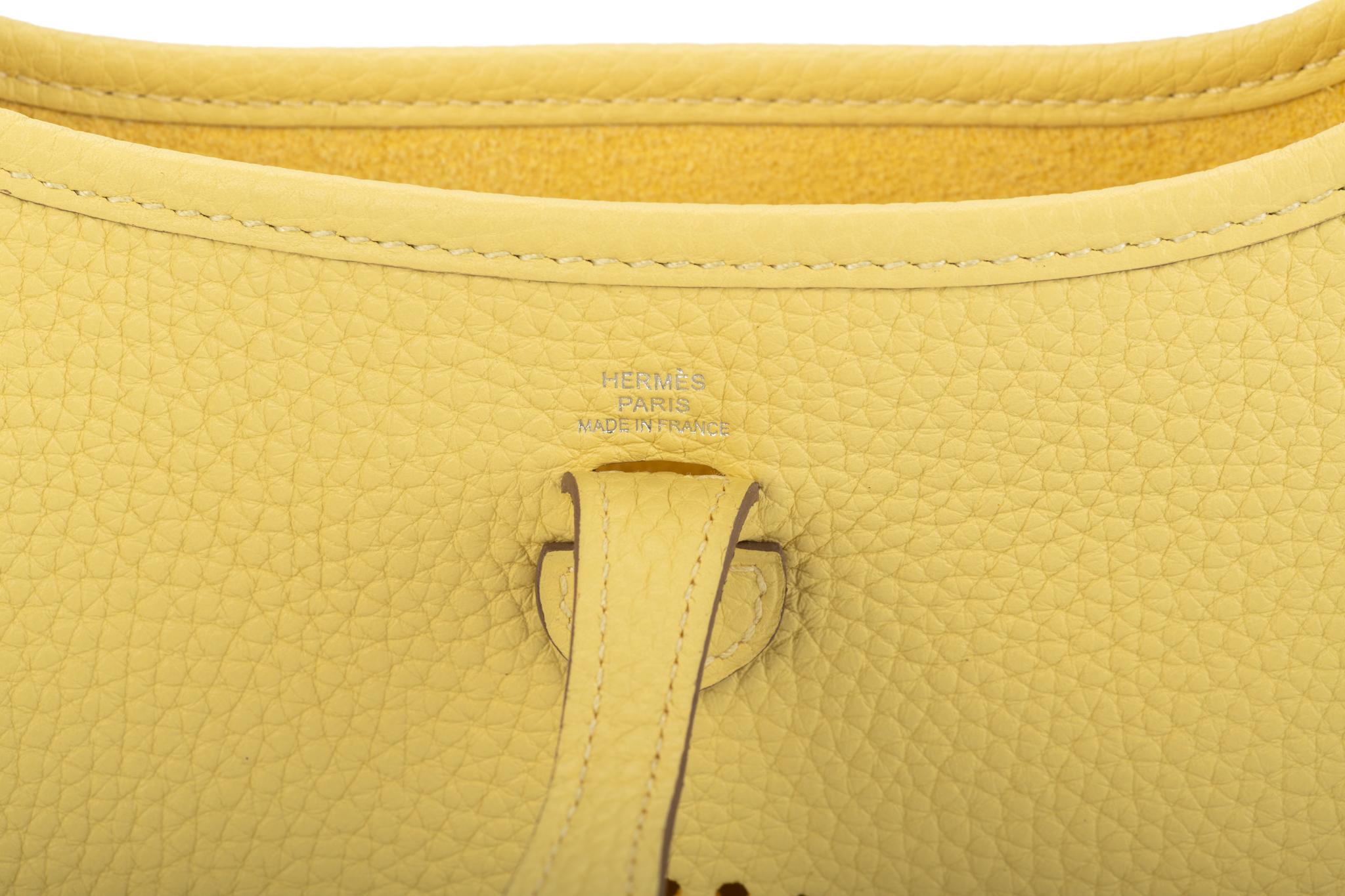 New Hermès Mini Evelyne Jaune Poussin Crossbody Bag in Box For Sale 2