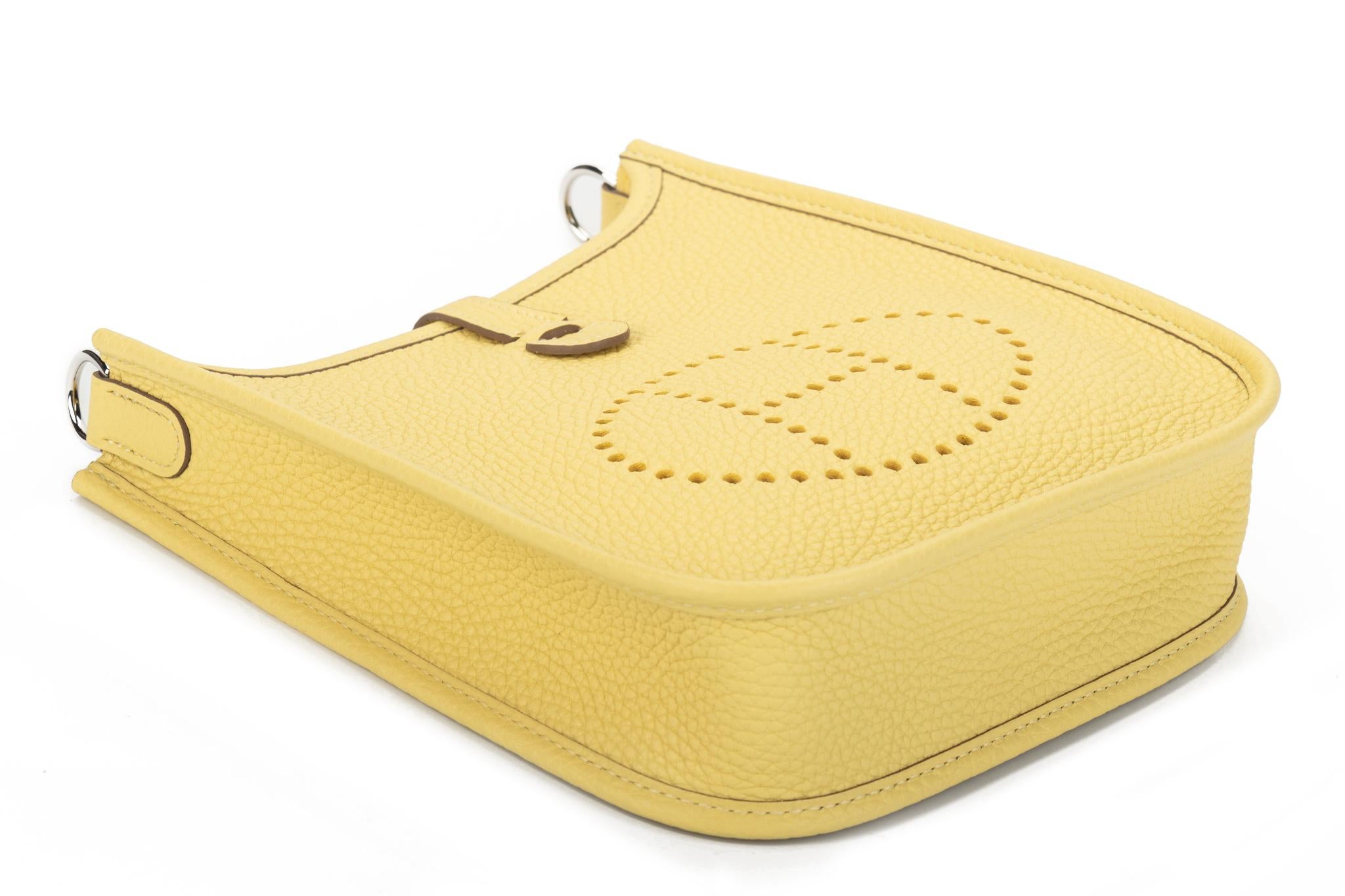 Hermès mini sac à bandoulière Evelyne Poussin jaune jaune, neuf dans sa boîte Neuf - En vente à West Hollywood, CA