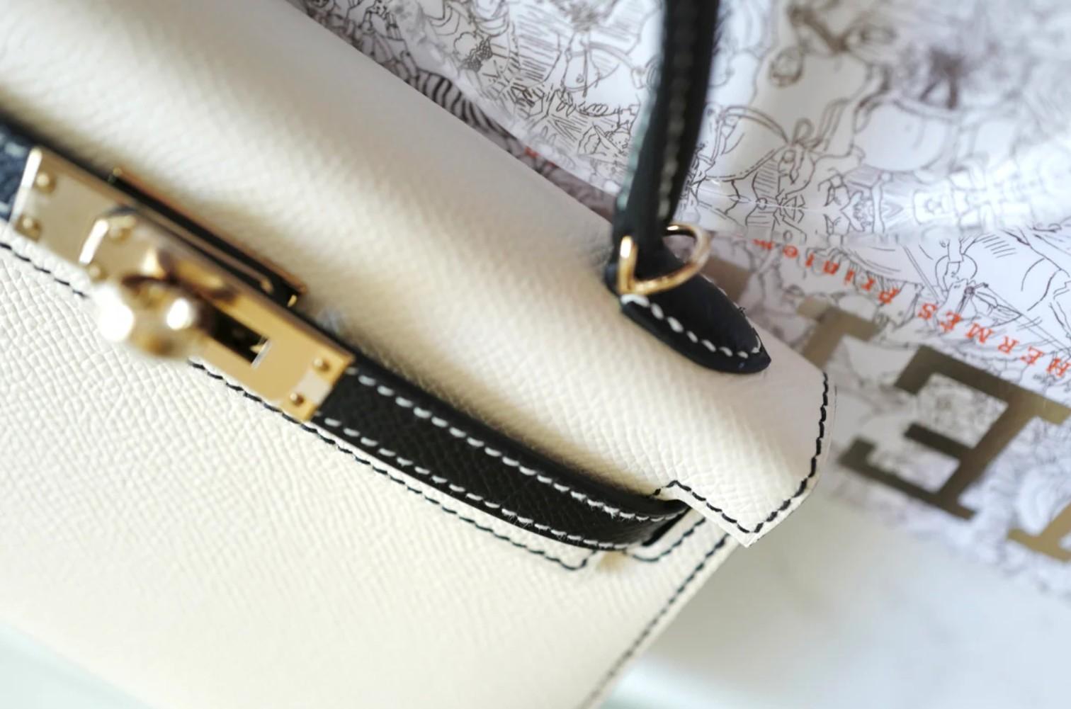 New Hermes Mini kelly 20 HSS Craie/Noir Black Epsom Permabrass HW 2023 Complete en vente 11