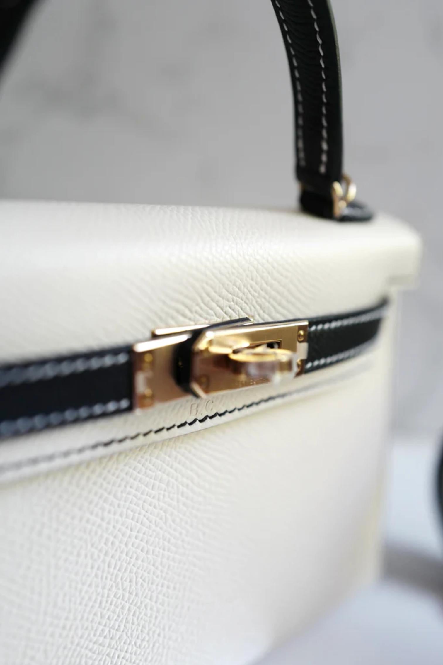 New Hermes Mini kelly 20 HSS Craie/Noir Black Epsom Permabrass HW 2023 Complete en vente 14