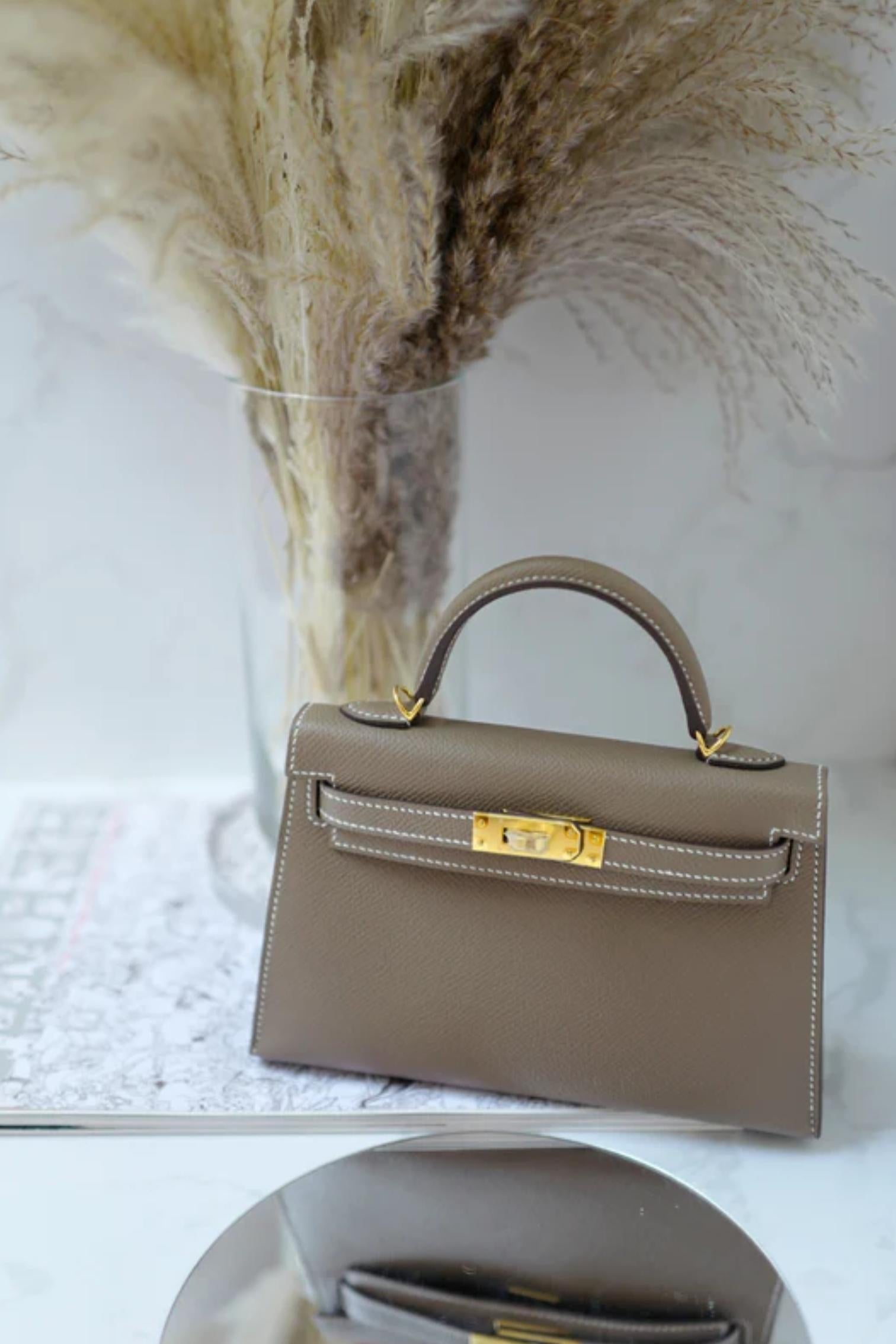 New Hermès Mini Kelly Etoupe Epsom Leather with Gold Hardware 15