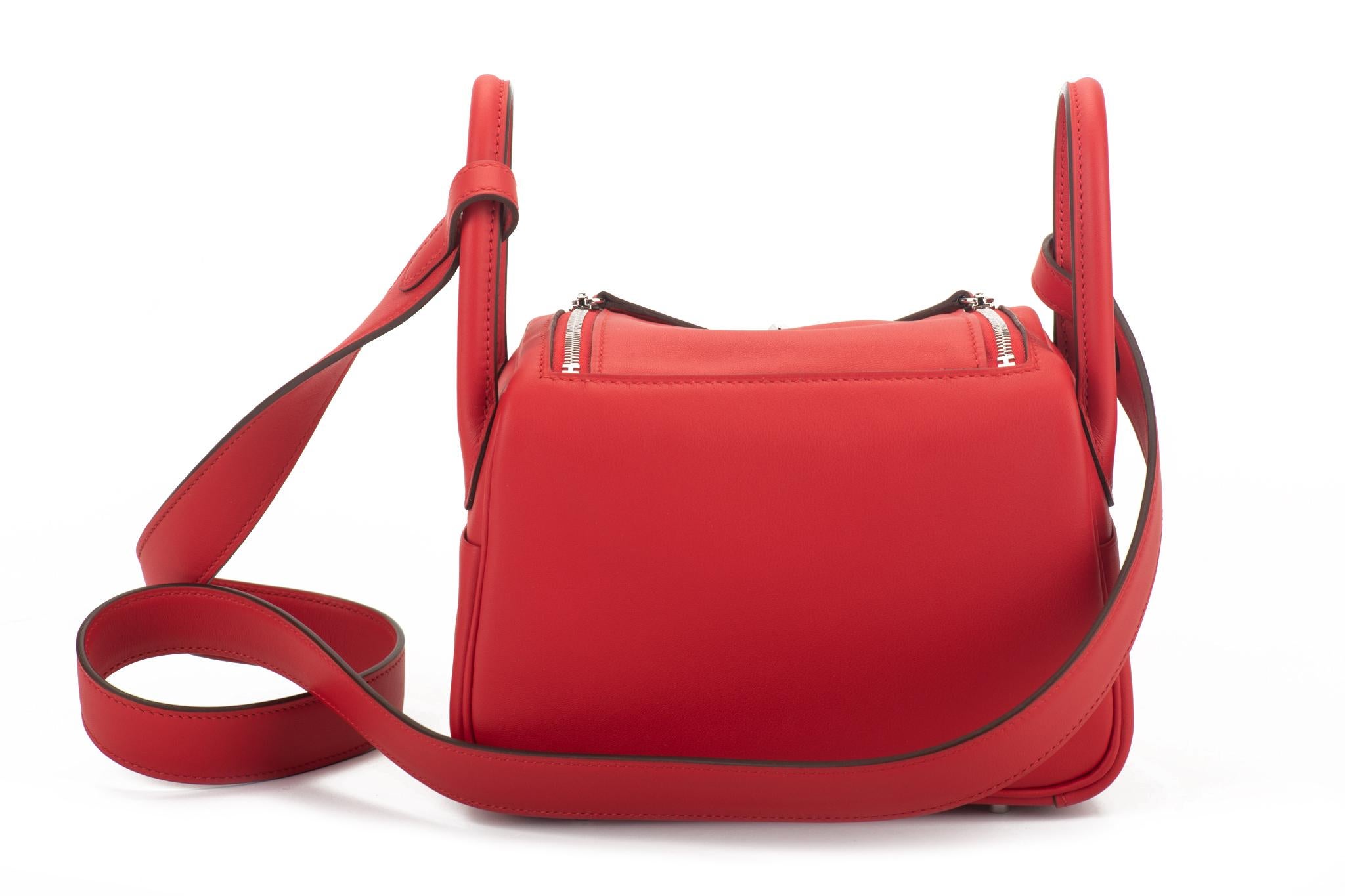 Hermès - Mini sac Swift Lindy Rouge De Coeur, neuf Pour femmes en vente