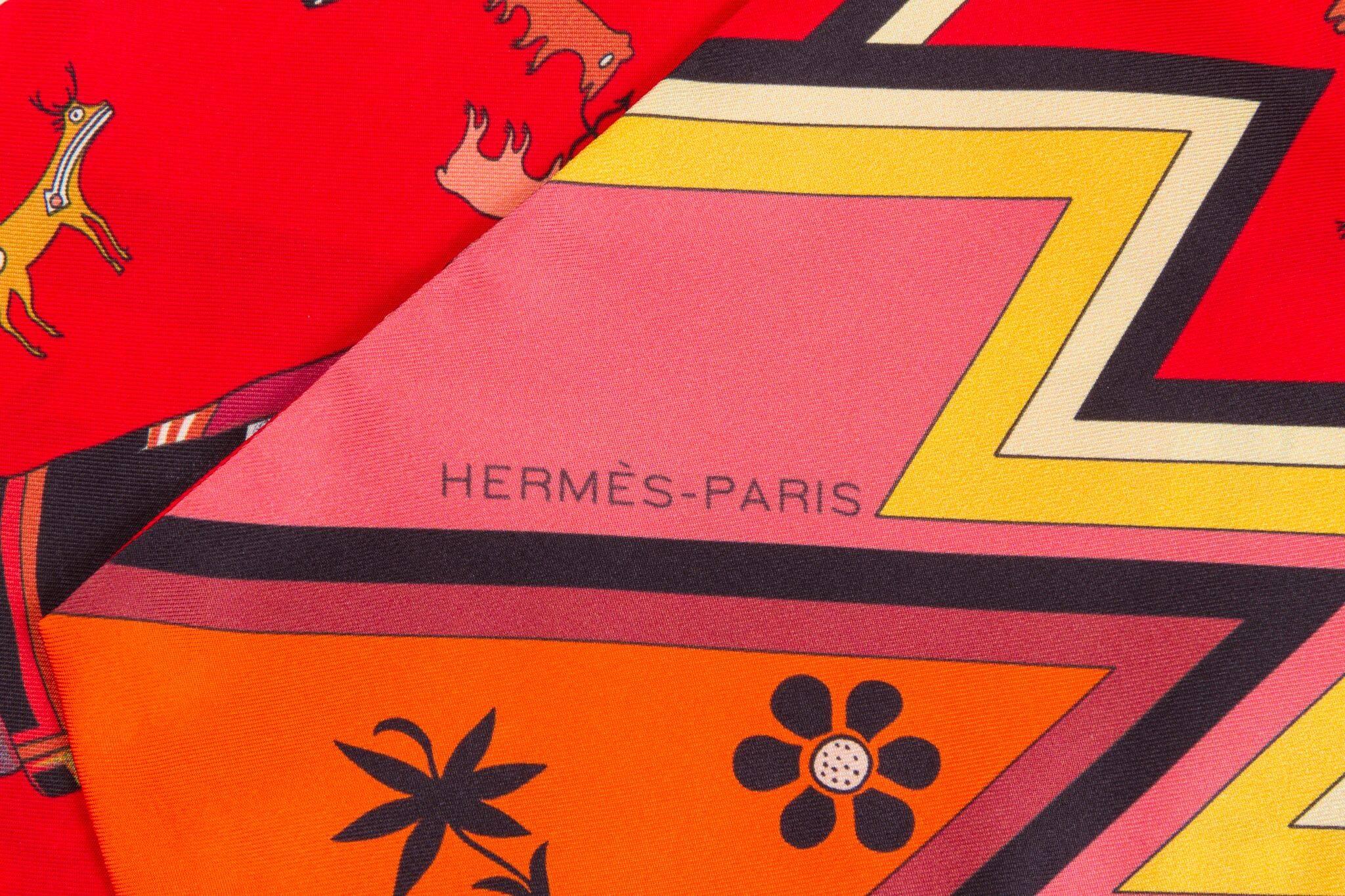 Nuovo Hermes Rare Maxi Twilly Kachinas in Scatola In condizioni Nuovo in vendita a West Hollywood, CA