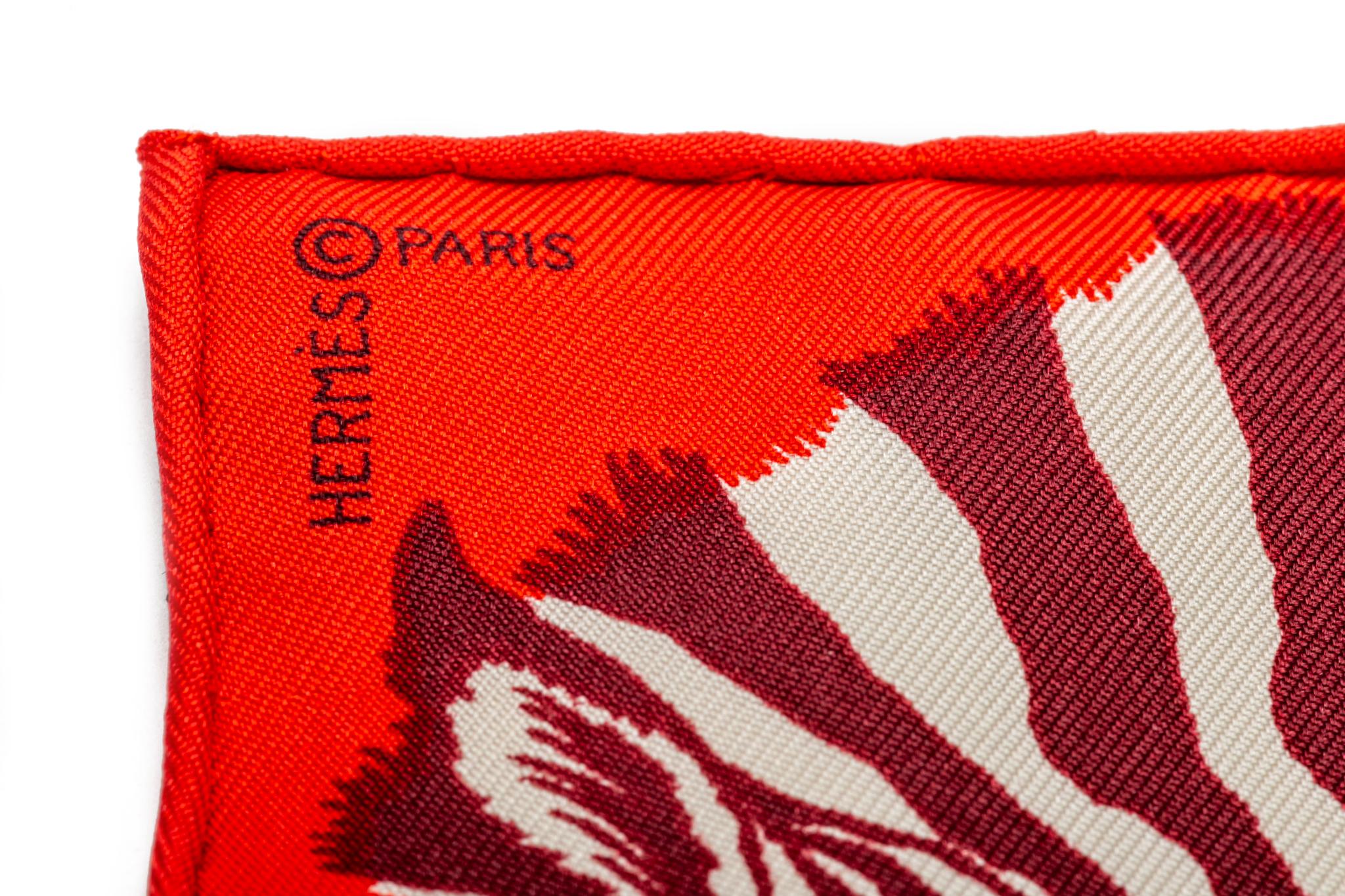 Foulard Hermès en twill de soie rouge Zebra Pegasus 8