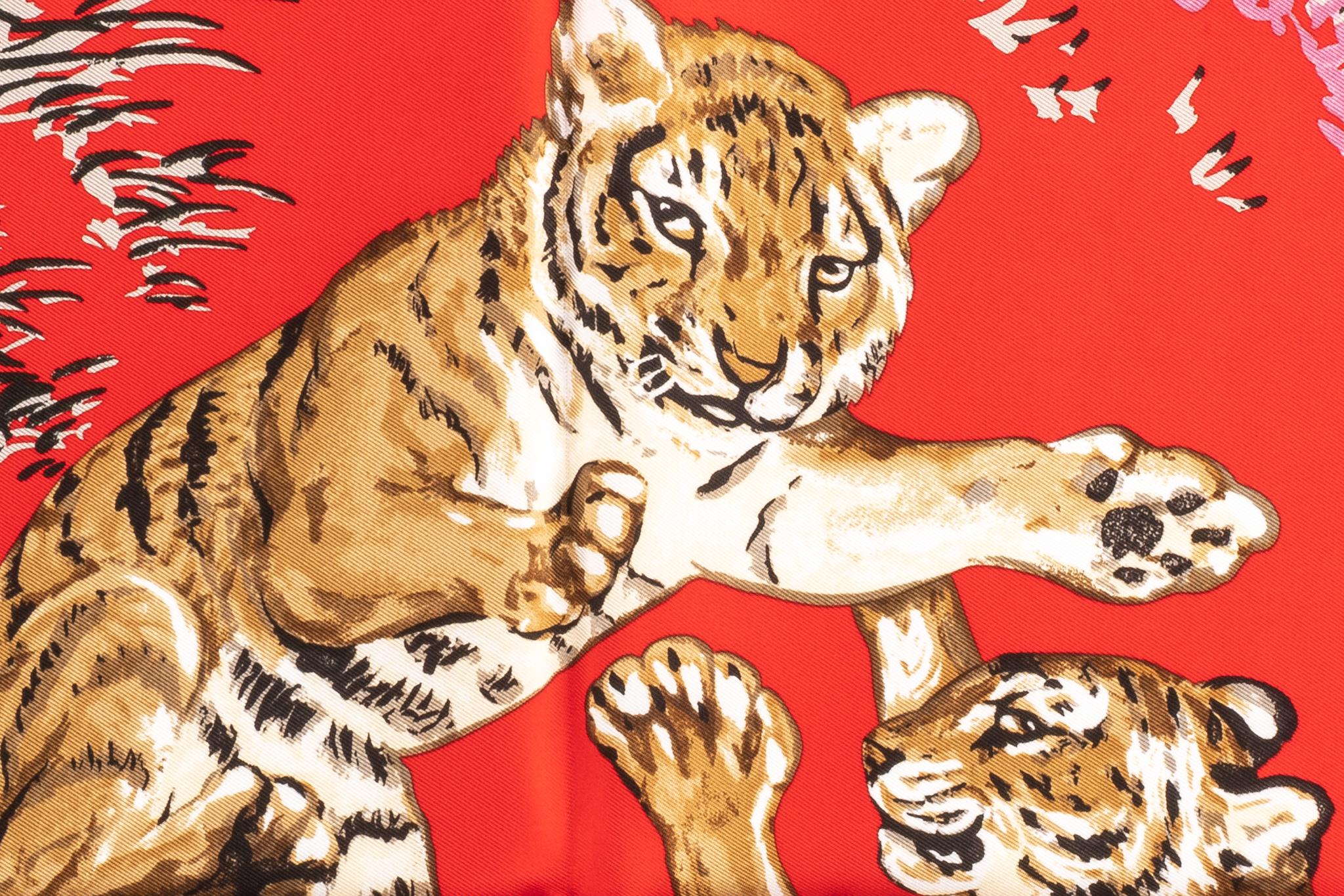 New Hermes Red Tiger Cubs Silk Gavroche Scarf Pour femmes en vente