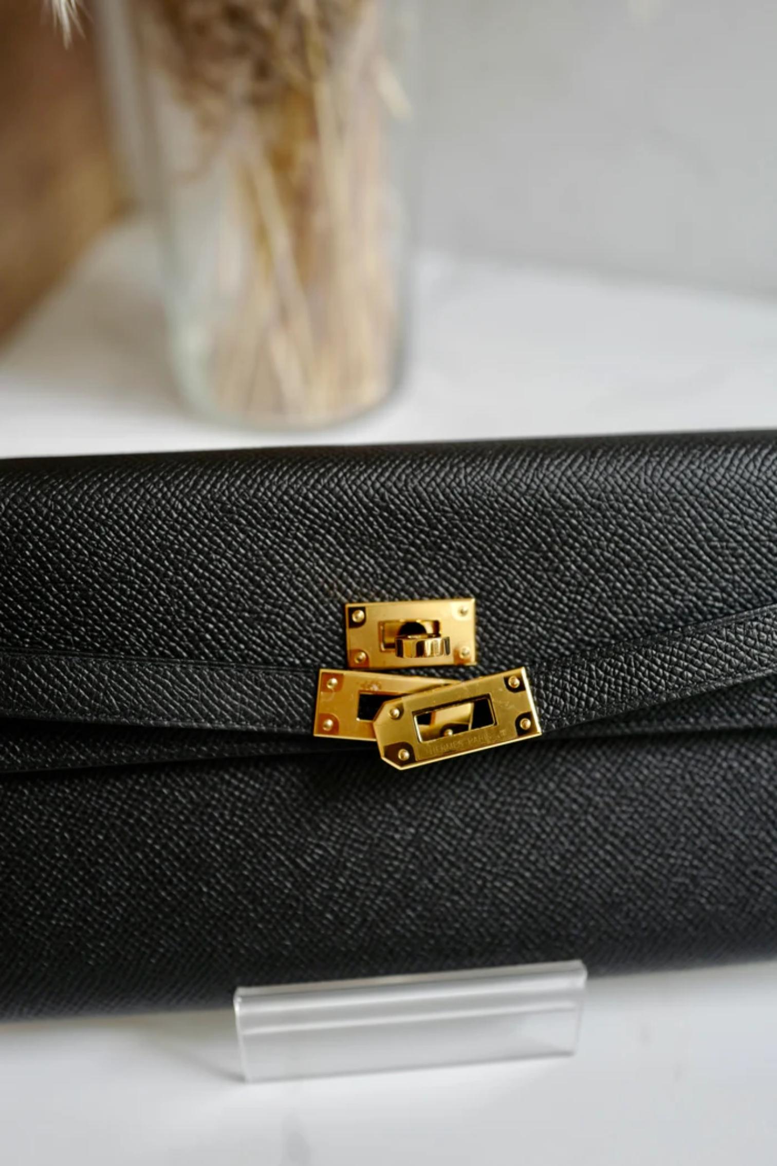 NUOVO Hermes Sac Kelly To Go in Noir/Nero Epsom Gold HW con tracolla in vendita 12