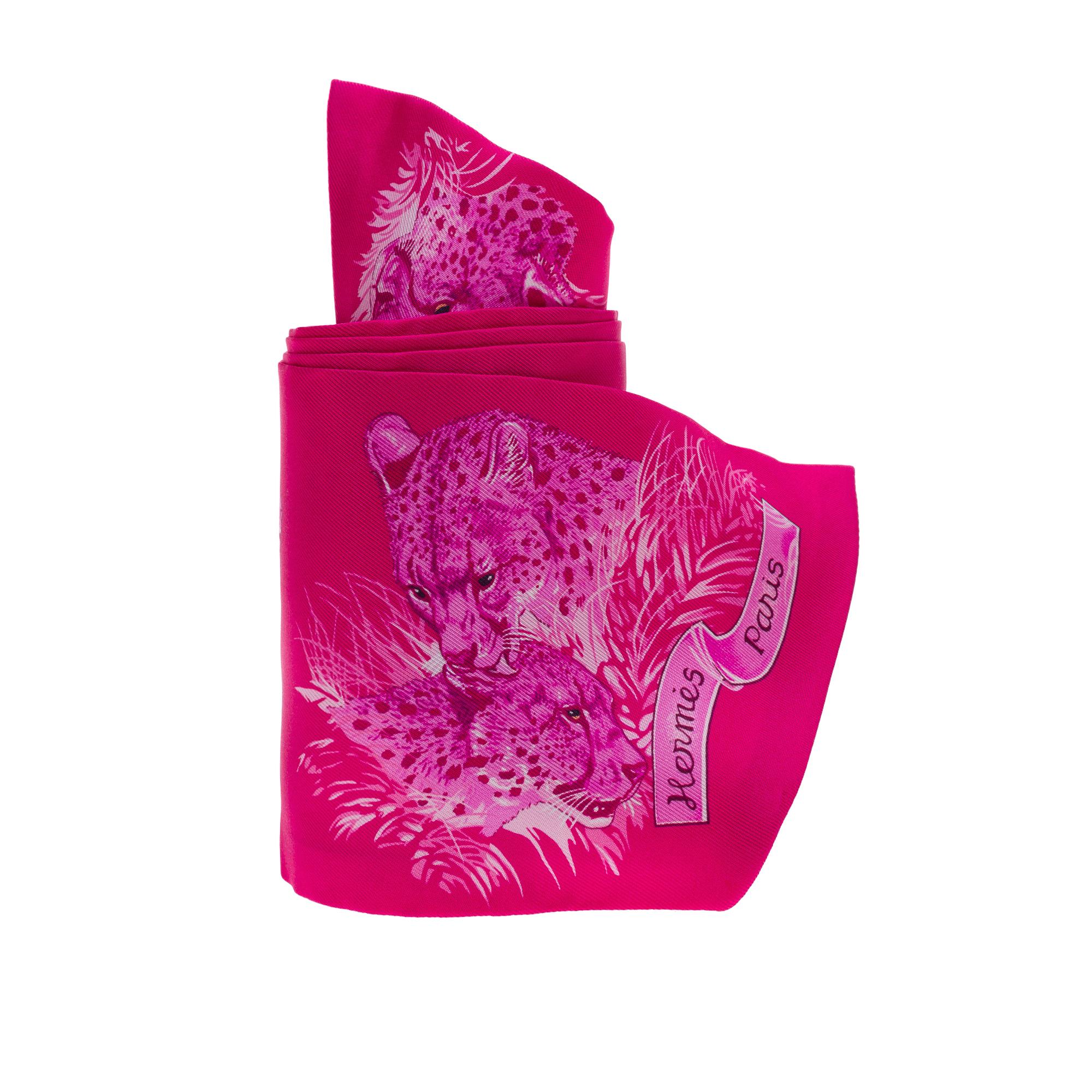 New Hermès Slim Guepards Maxi-Twilly in Pink Silk In New Condition For Sale In Paris, IDF