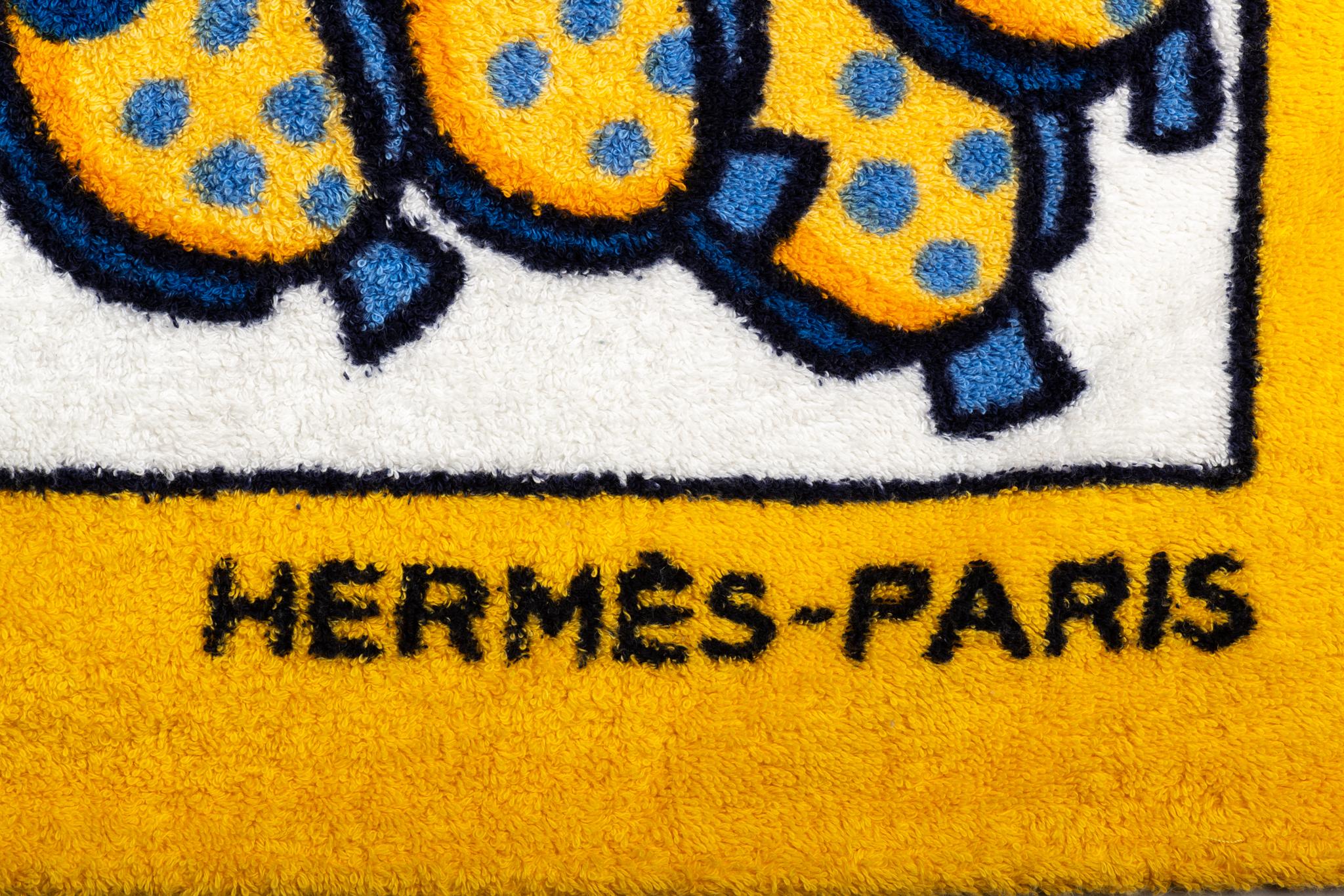 Neu Hermes Vintage Style Gelber Fisch Strandtuch im Zustand „Neu“ in West Hollywood, CA