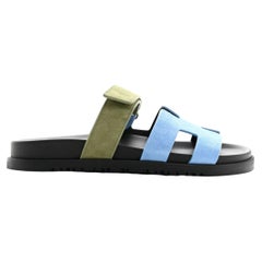 NOUVEAU ! Sandales en daim Chypre pour femme Hermès, couleur Bleu Cameo/Vert - Pointure 37,5