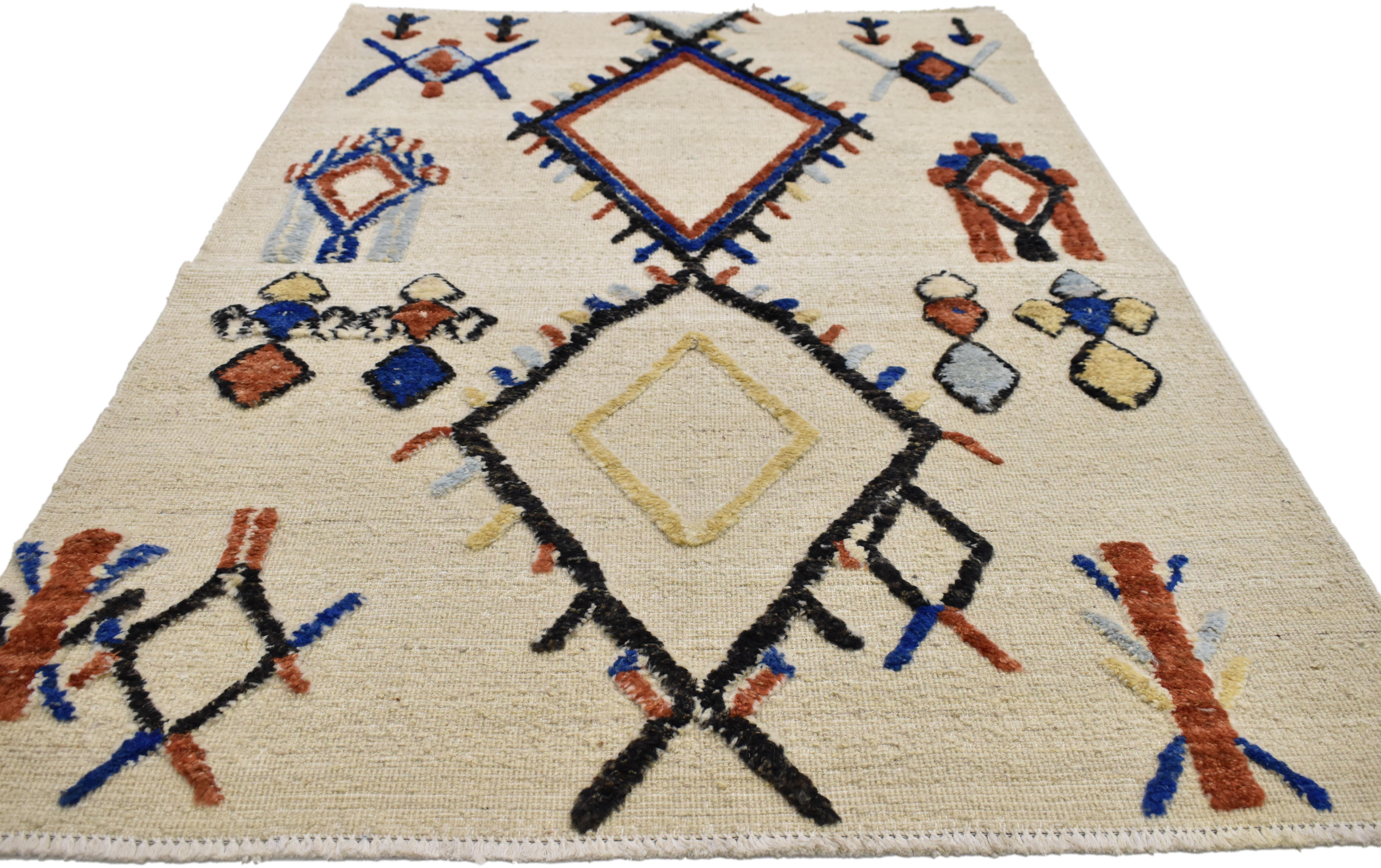 Marokkanischer Teppich mit hoher und niedriger Textur, Stammes-Akzent-Teppich mit zwei Schichten (Stammeskunst) im Angebot