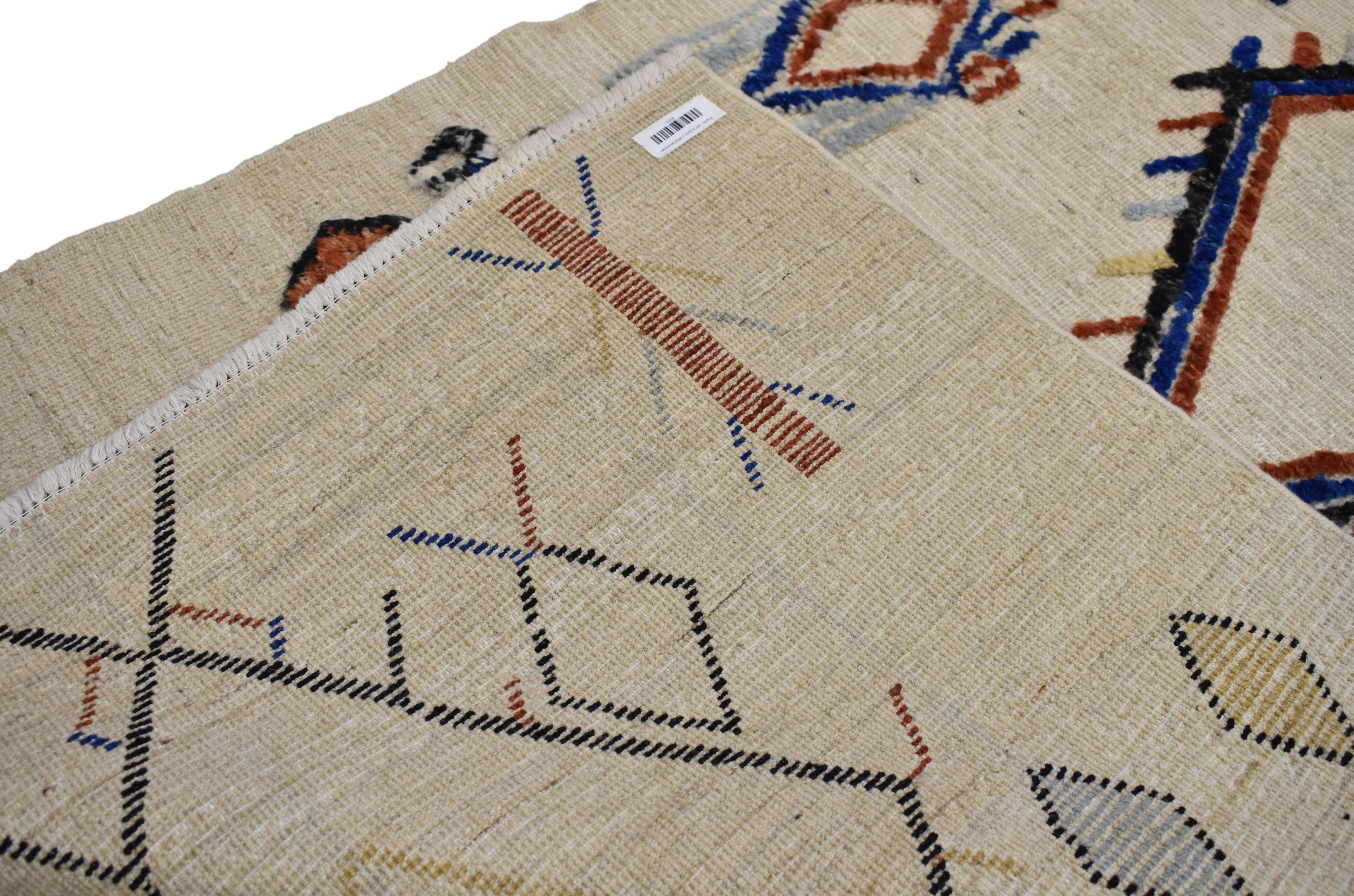 Marokkanischer Teppich mit hoher und niedriger Textur, Stammes-Akzent-Teppich mit zwei Schichten (Handgeknüpft) im Angebot