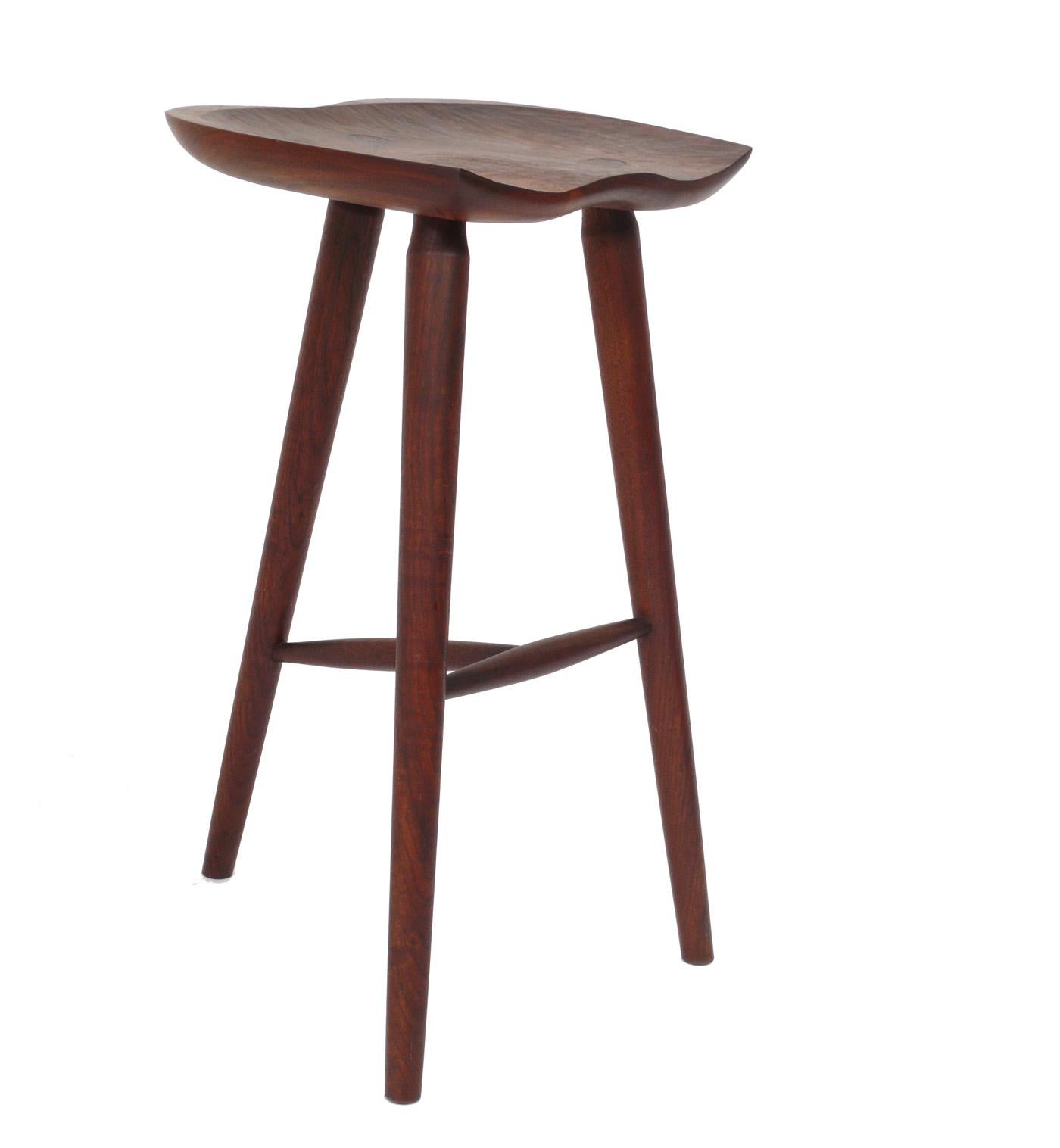 New Hope School vintage hand made bar stool, in the manner of George Nakashima, Philip Lloyd Powell, et al, American, circa 1970s. We only have the one stool, and believe it to be unique. Retains warm original patina.
