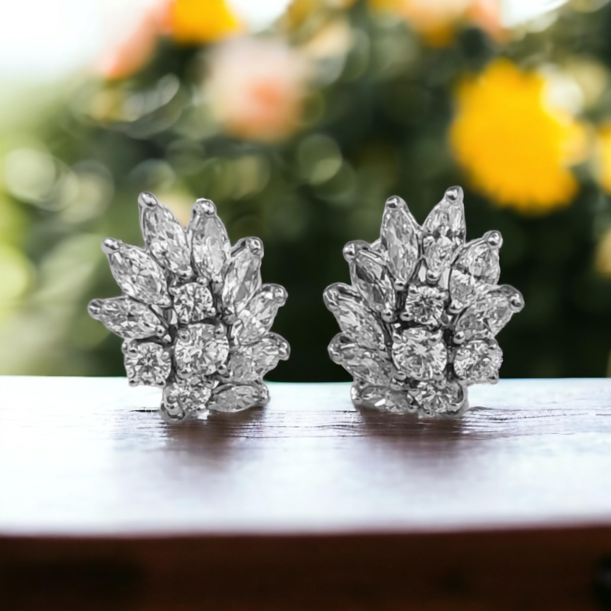 NEW HUGE FIRE GIA and UGL Reports. Natural Diamond Cluster Earrings in Platinum  For Sale 12