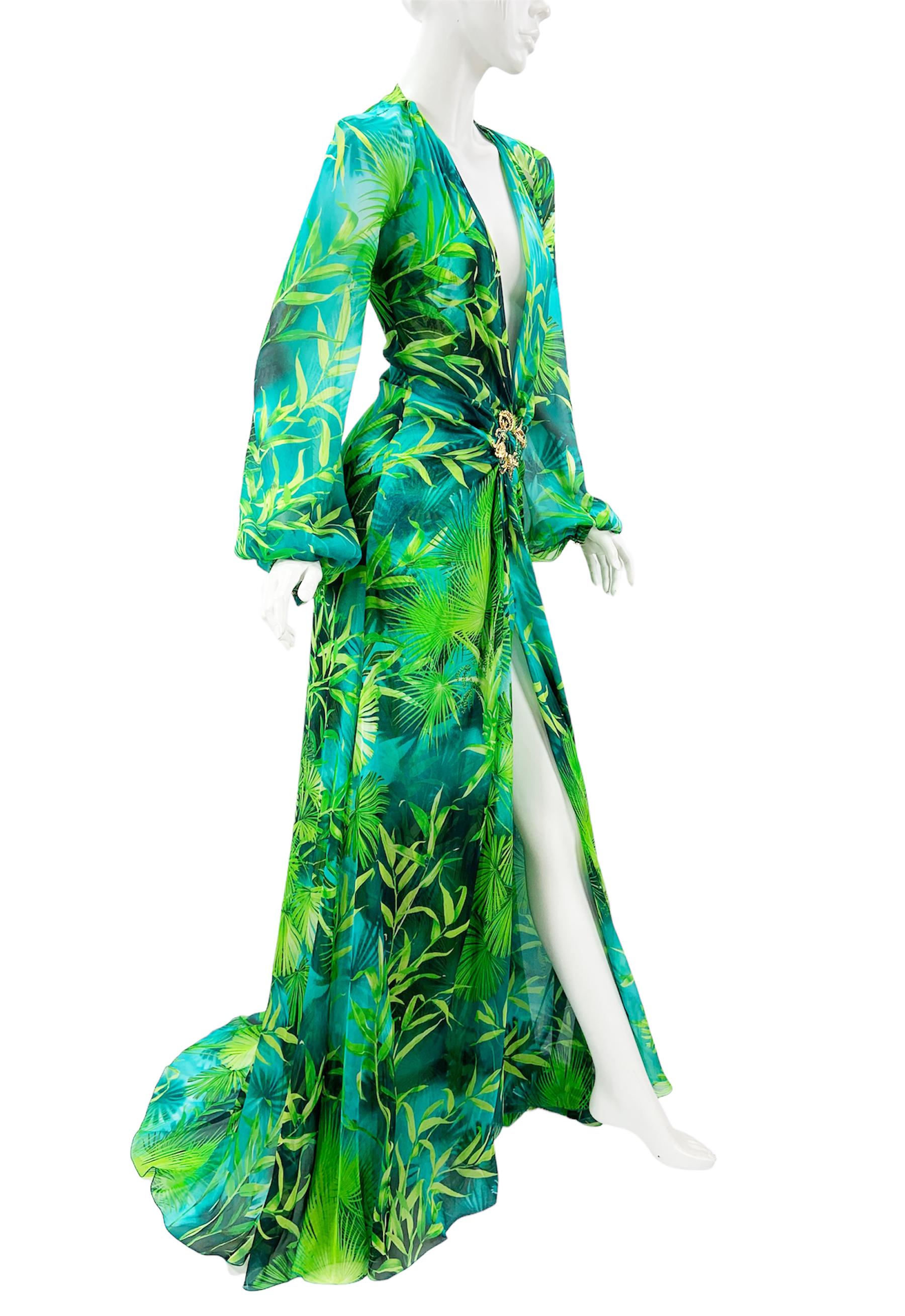 New Iconic Versace Jungle Print Plunge Neck Silk Maxi Dress Italian 38 In New Condition In Montgomery, TX